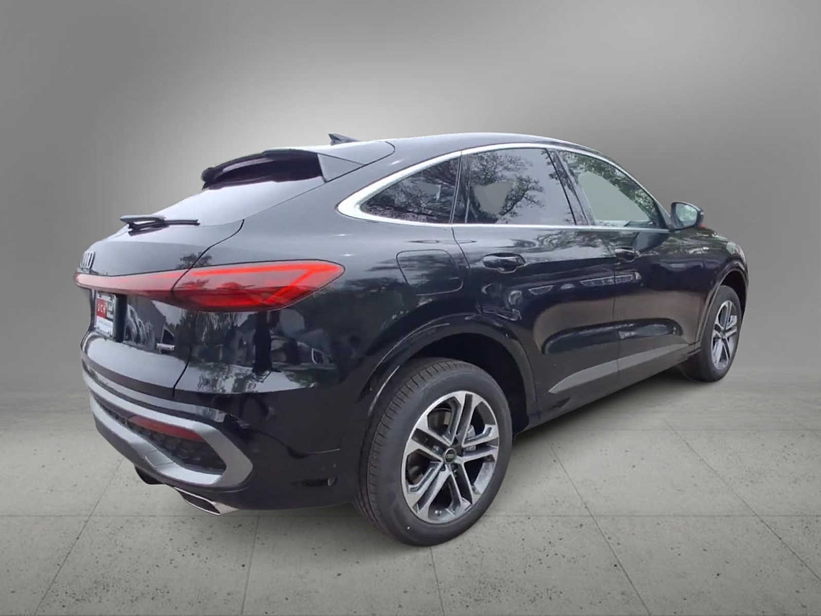 Thumbnail: 2026 Audi Q5 - 8