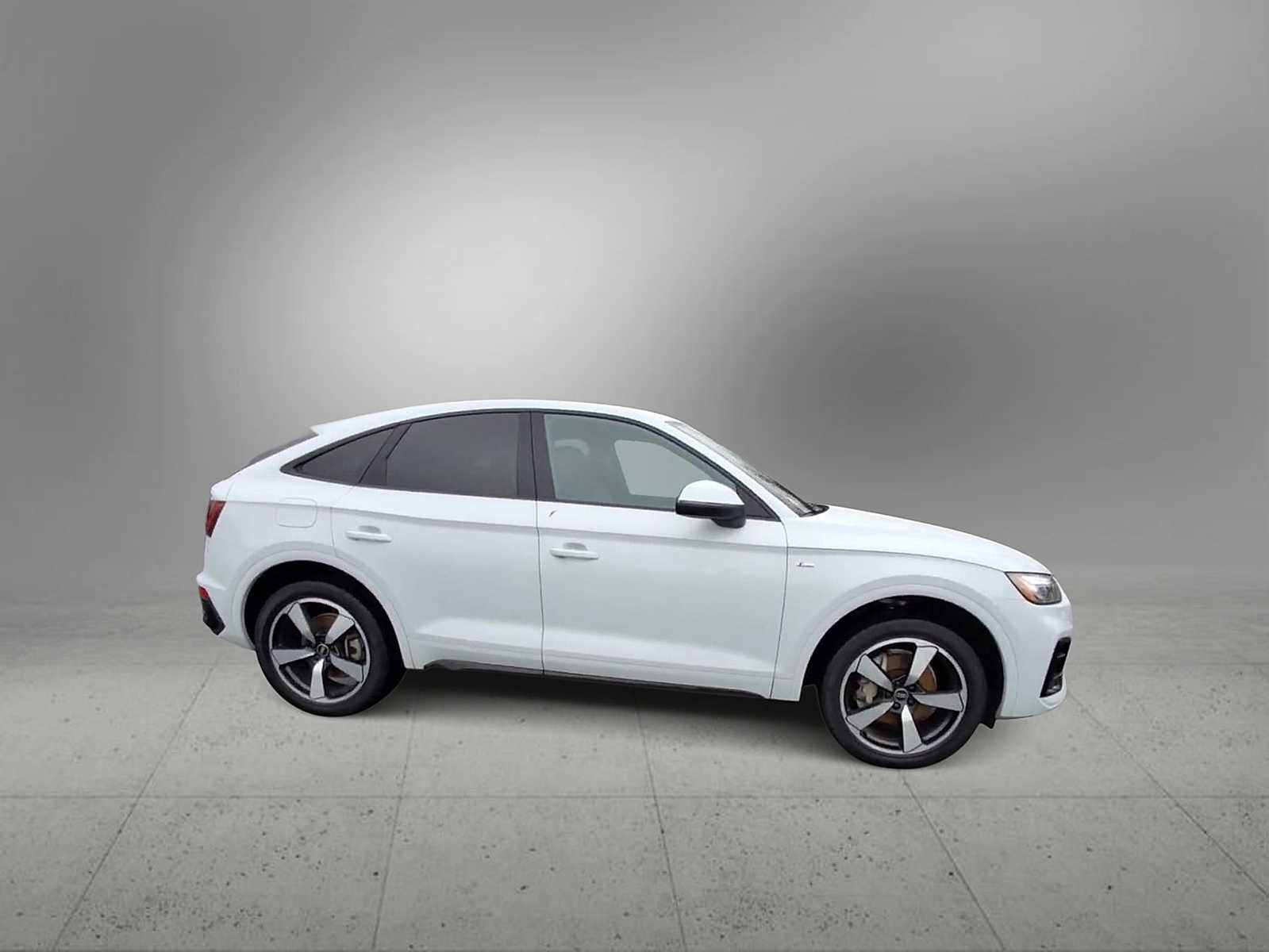 Thumbnail: 2023 Audi Q5 - 9