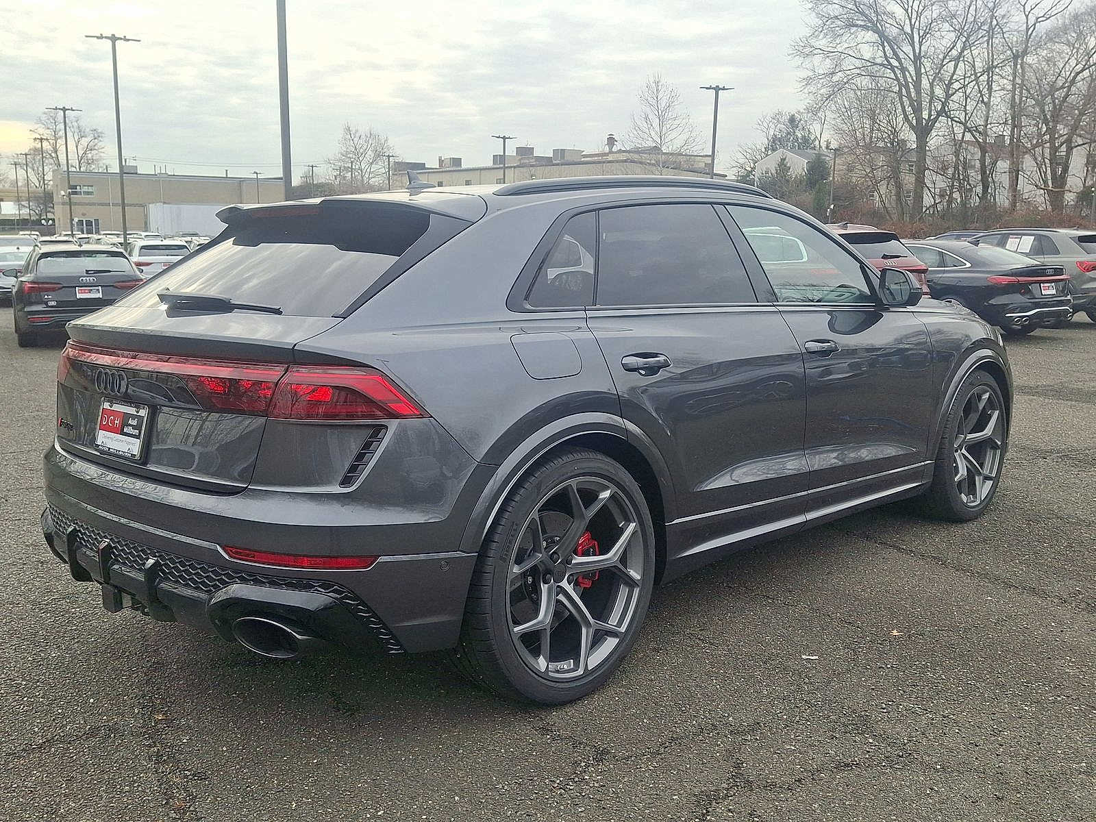 Thumbnail: 2026 Audi RS Q8 - 11