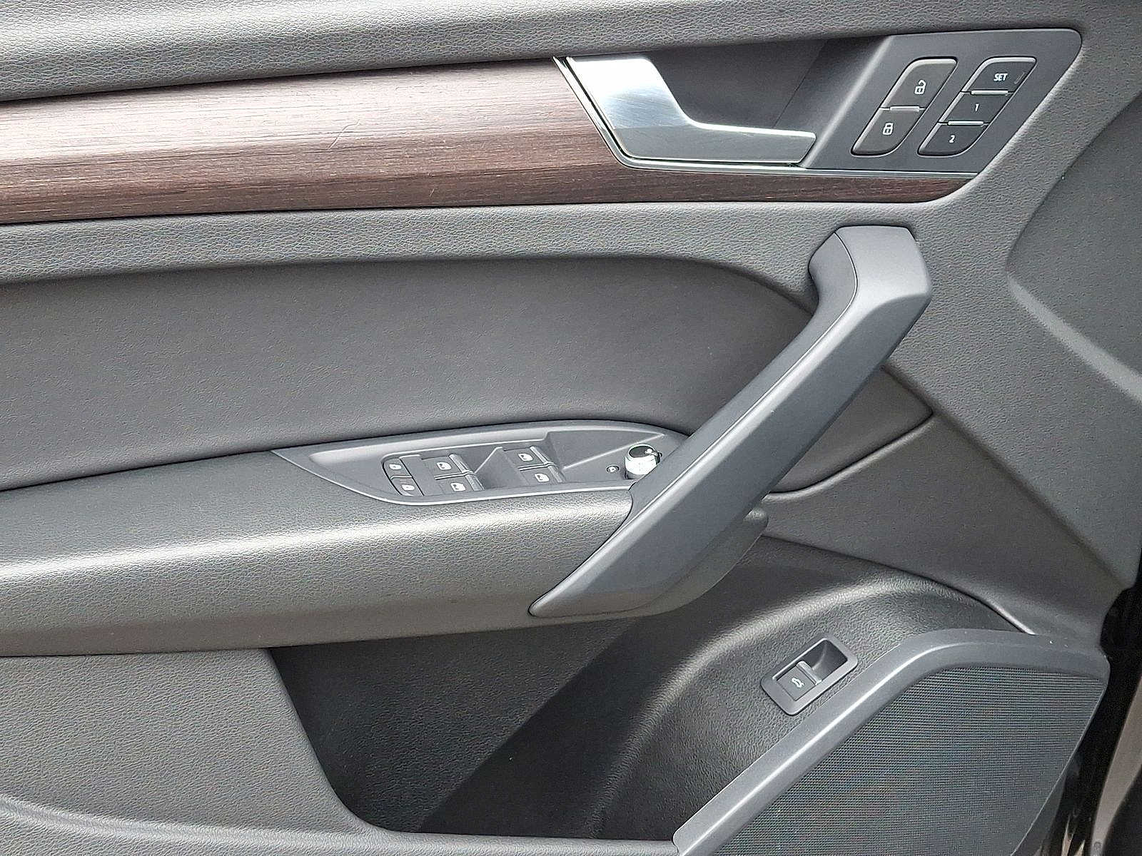 Thumbnail: 2023 Audi Q5 - 10