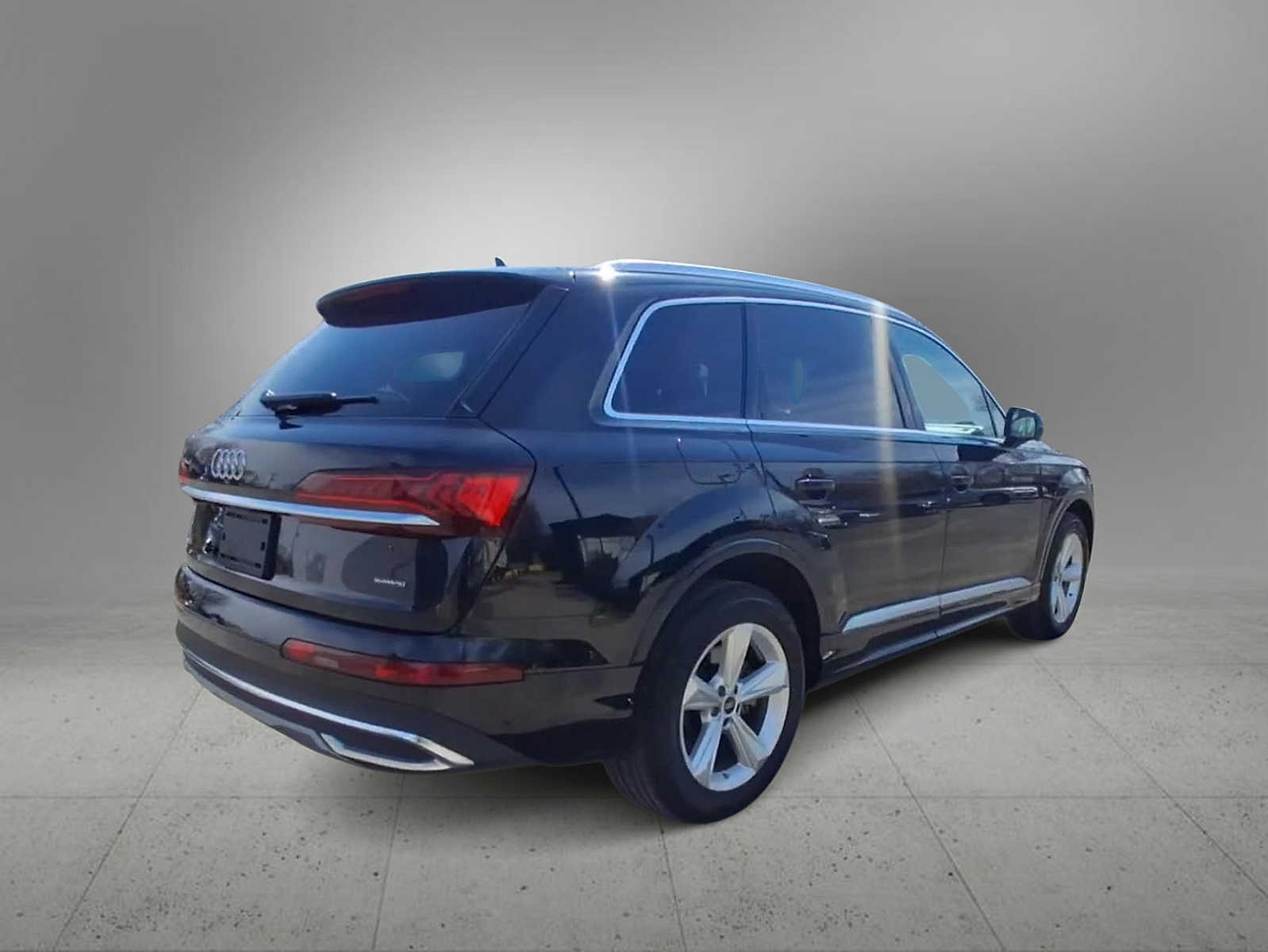 Thumbnail: 2023 Audi Q7 - 8
