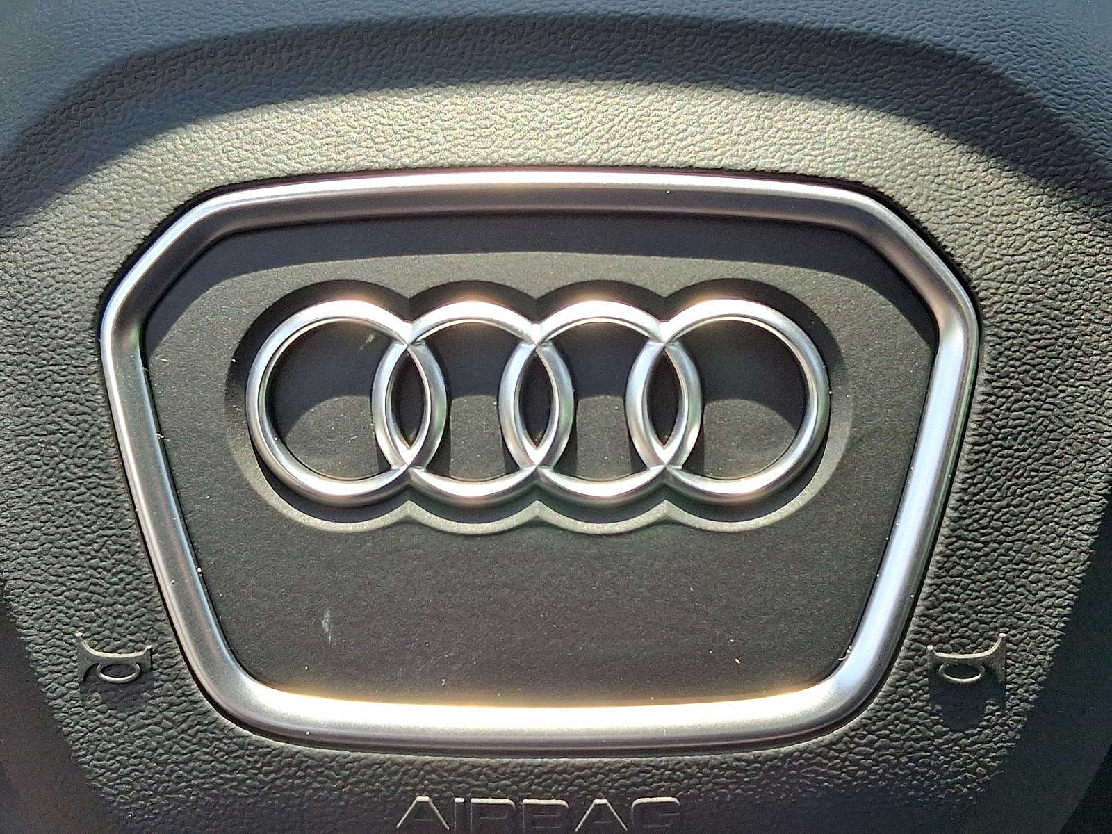 Thumbnail: 2025 Audi Q8 - 19