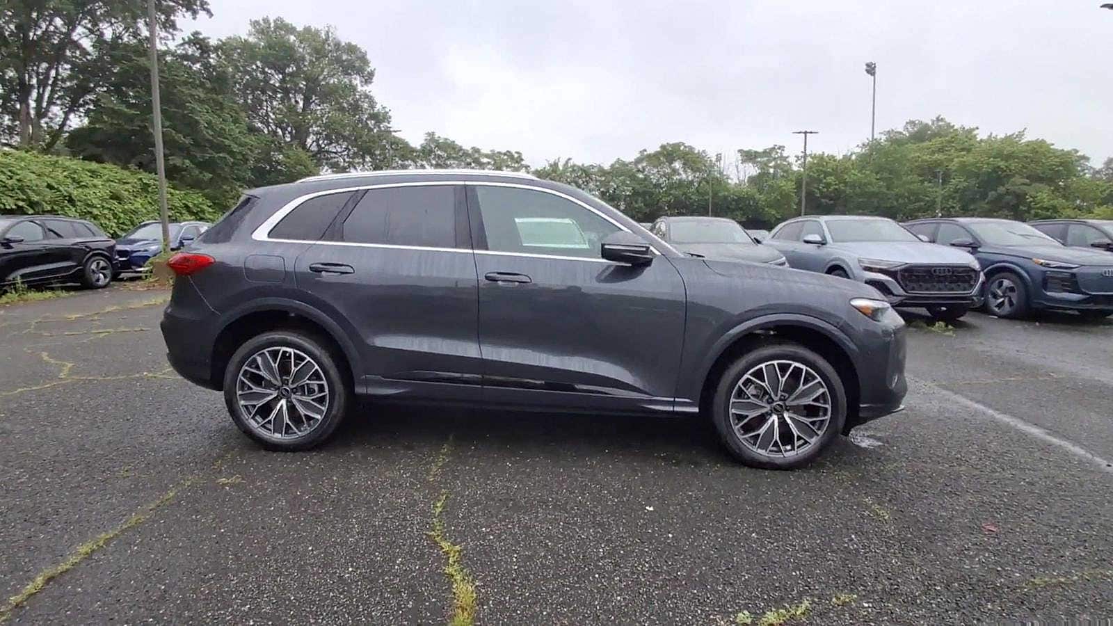 Thumbnail: 2025 Audi Q5 - 9