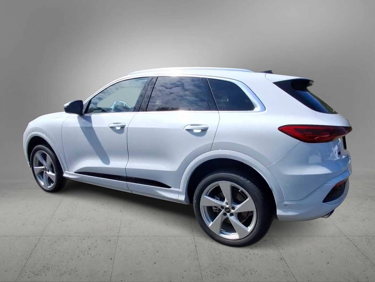 Thumbnail: 2025 Audi Q5 - 6