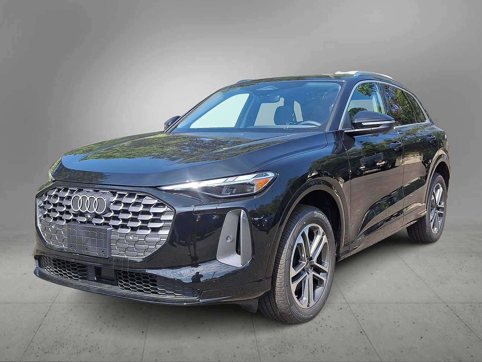 Thumbnail: 2025 Audi Q5 - 1