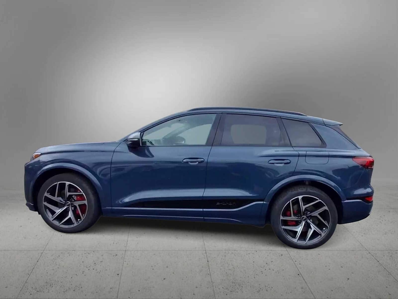 Thumbnail: 2025 Audi SQ6 e-tron - 5
