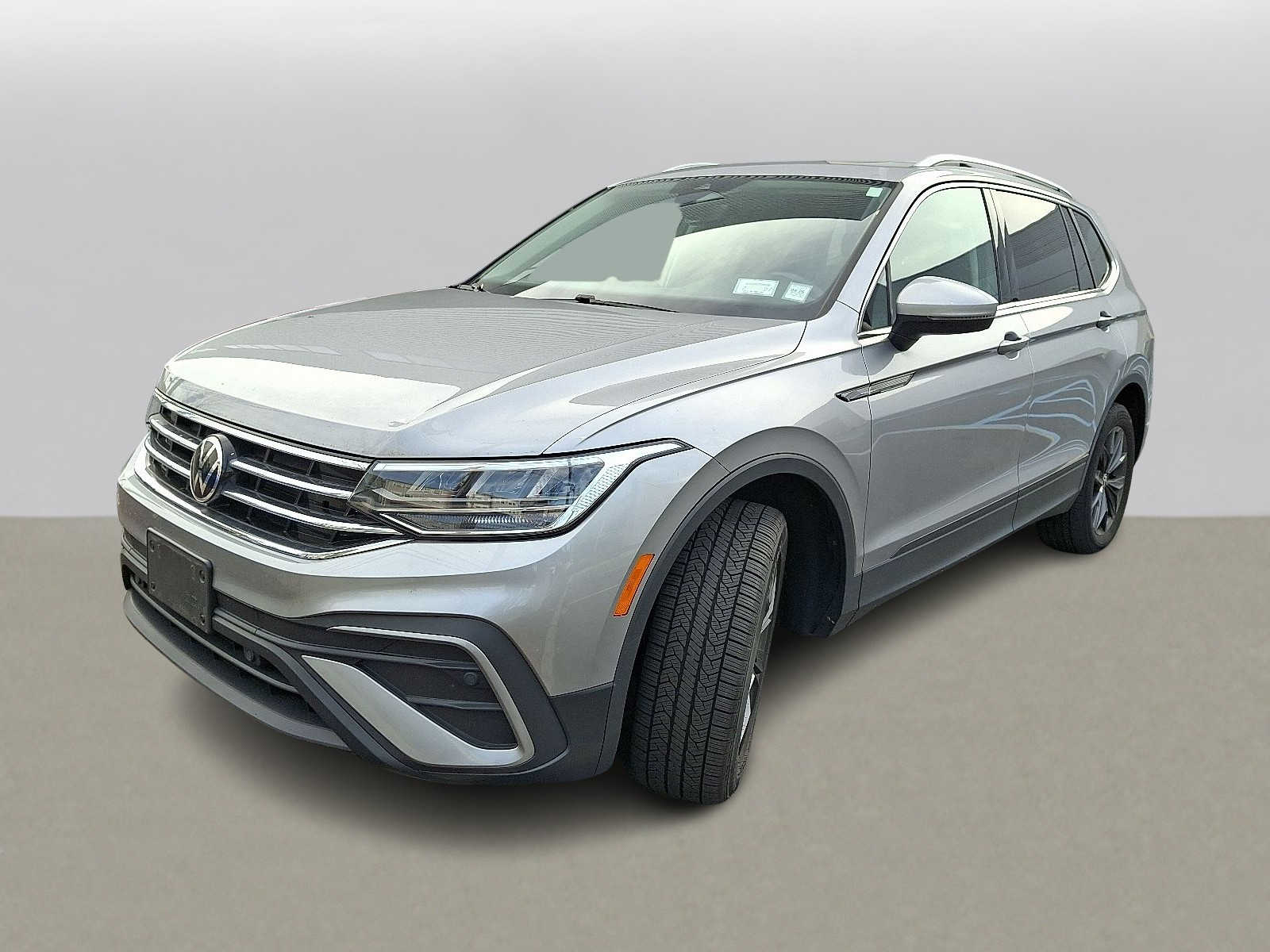 Thumbnail: 2023 Volkswagen Tiguan - 1