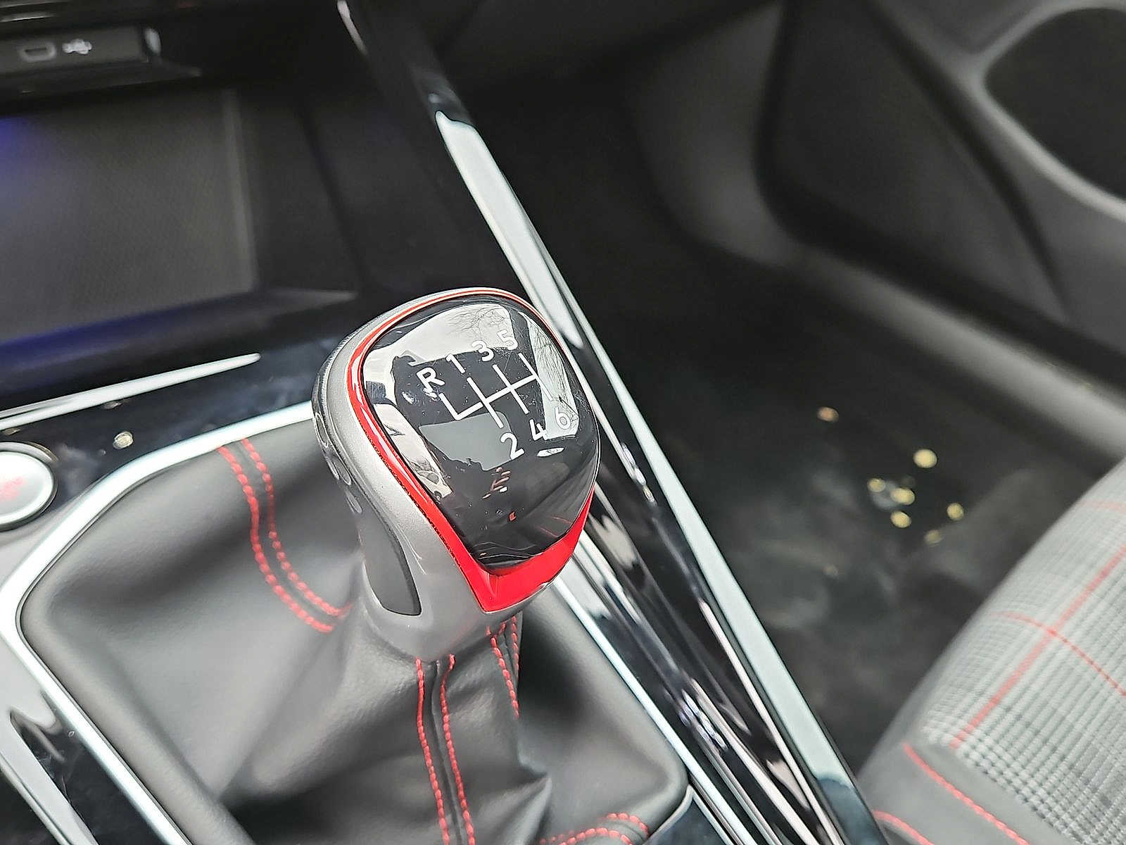 Thumbnail: 2023 Volkswagen Golf - 12