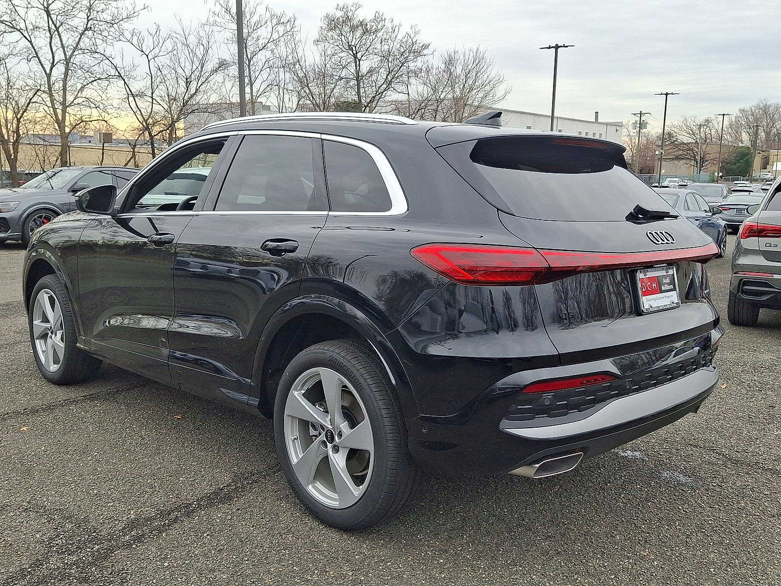 Thumbnail: 2025 Audi Q5 - 12