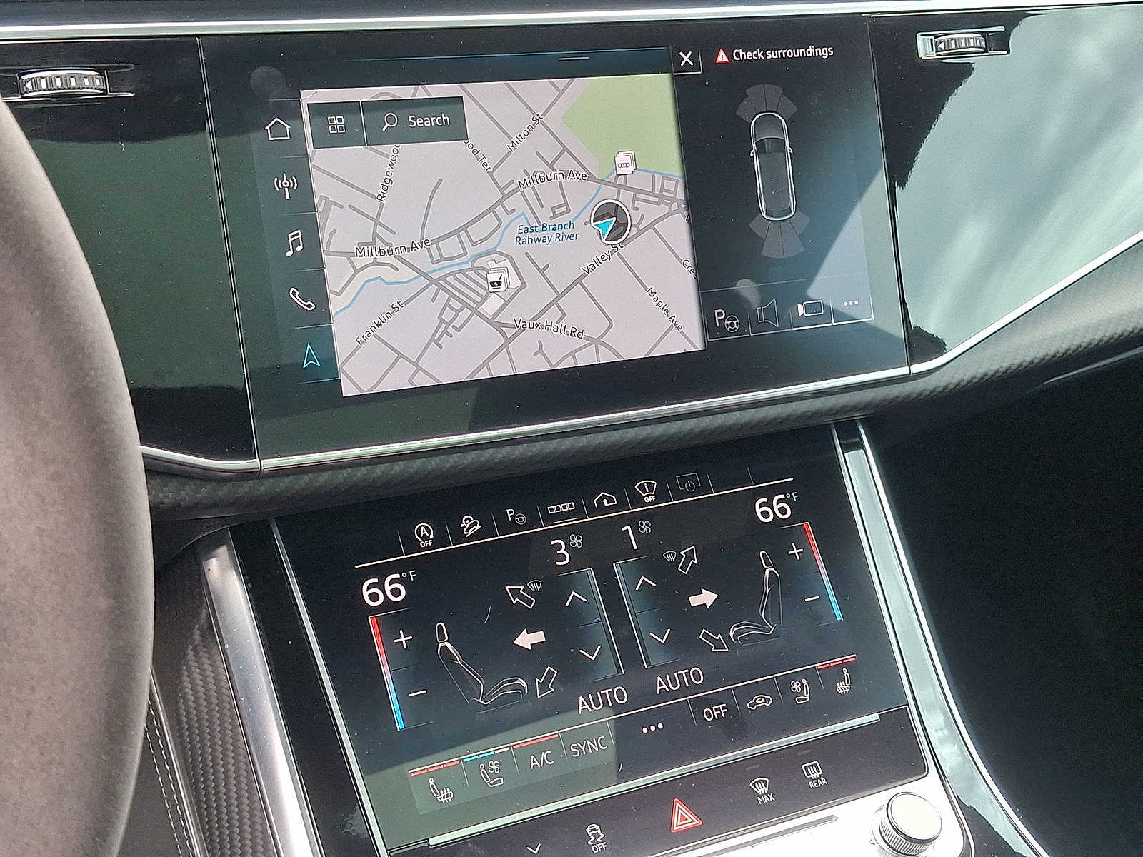 Thumbnail: 2024 Audi RS Q8 - 14