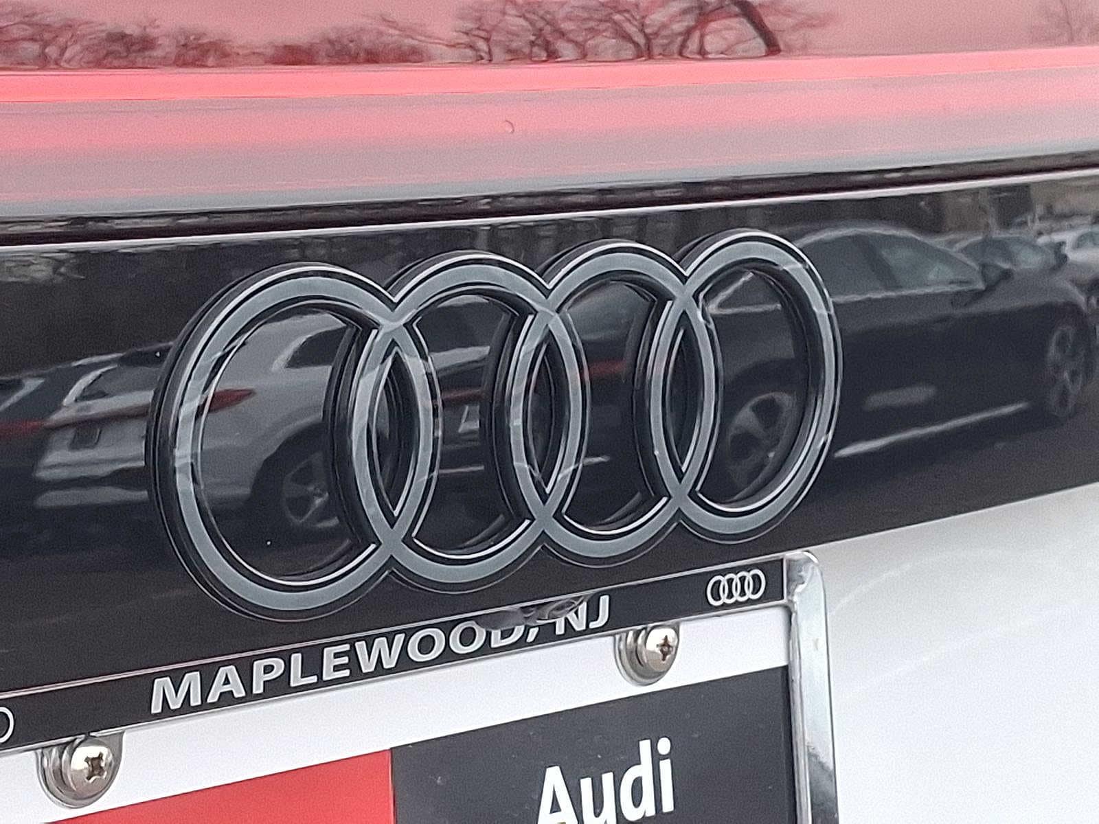 Thumbnail: 2026 Audi RS Q8 - 17