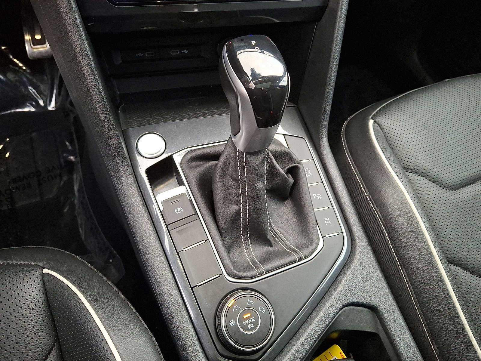 Thumbnail: 2022 Volkswagen Tiguan - 12