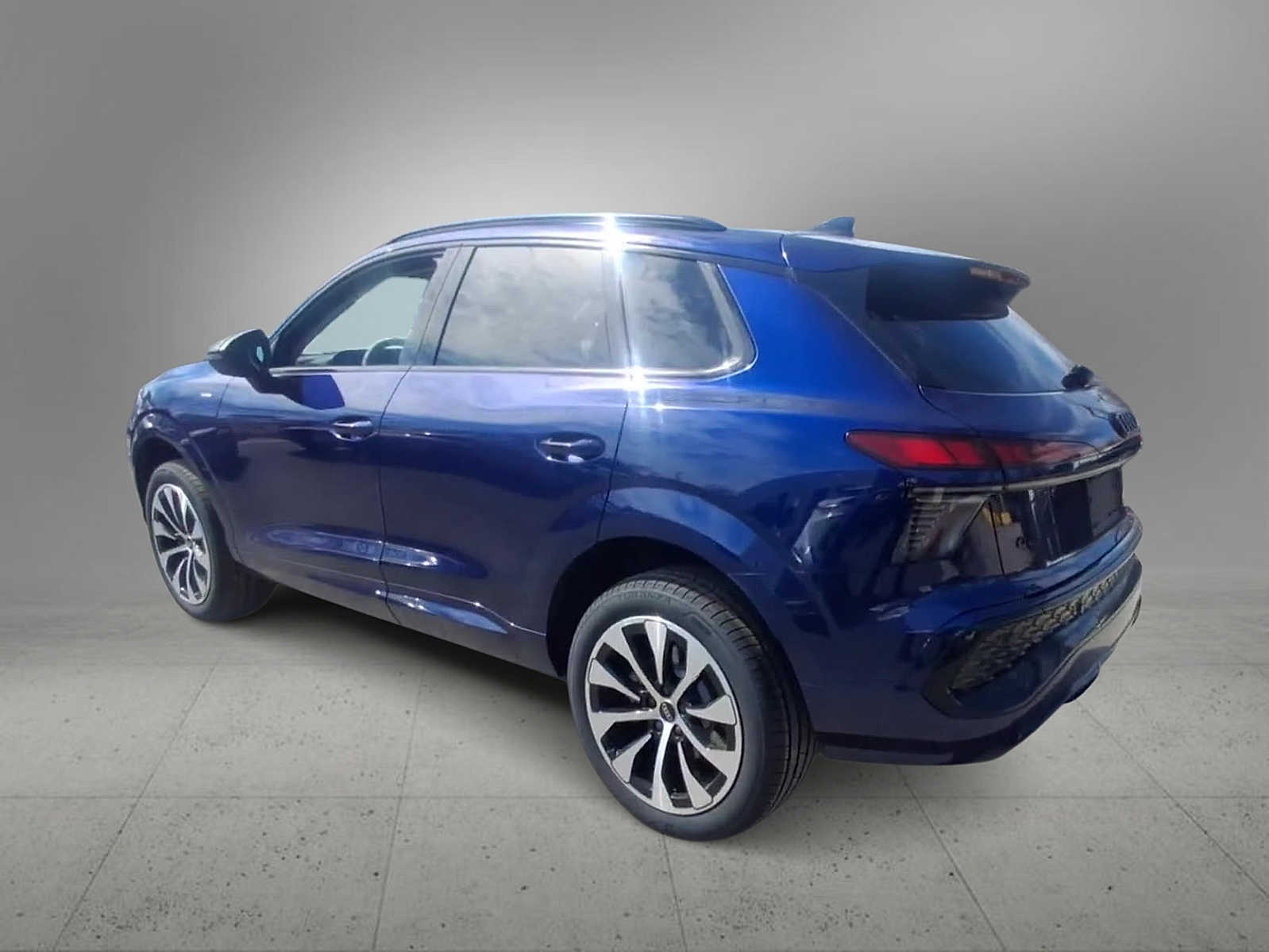 Thumbnail: 2026 Audi Q3 - 6