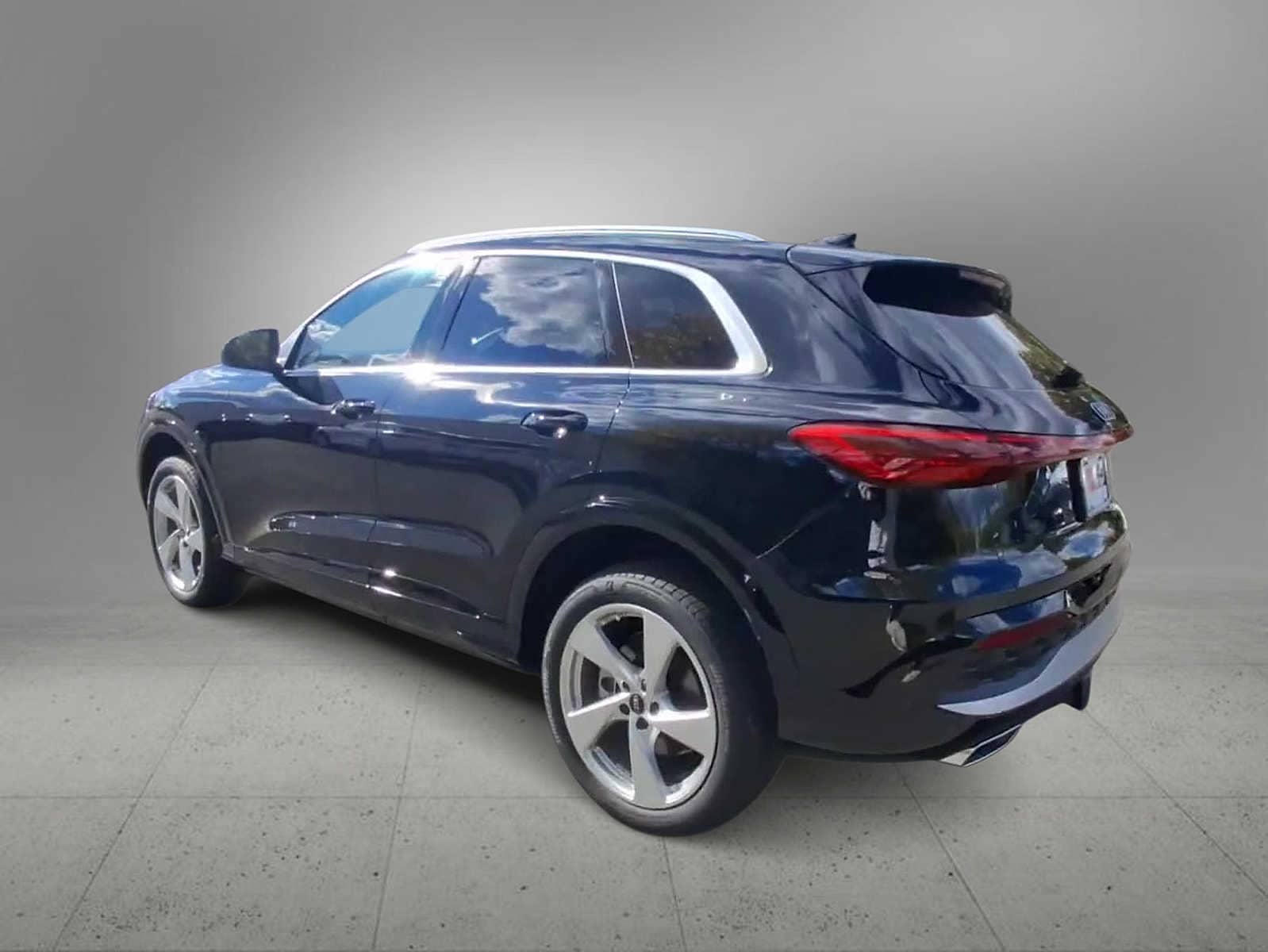 Thumbnail: 2025 Audi Q5 - 6