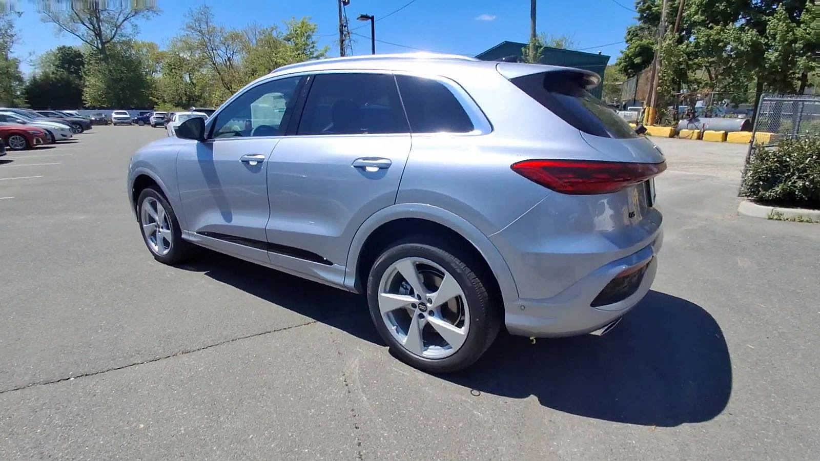 Thumbnail: 2026 Audi Q5 - 6