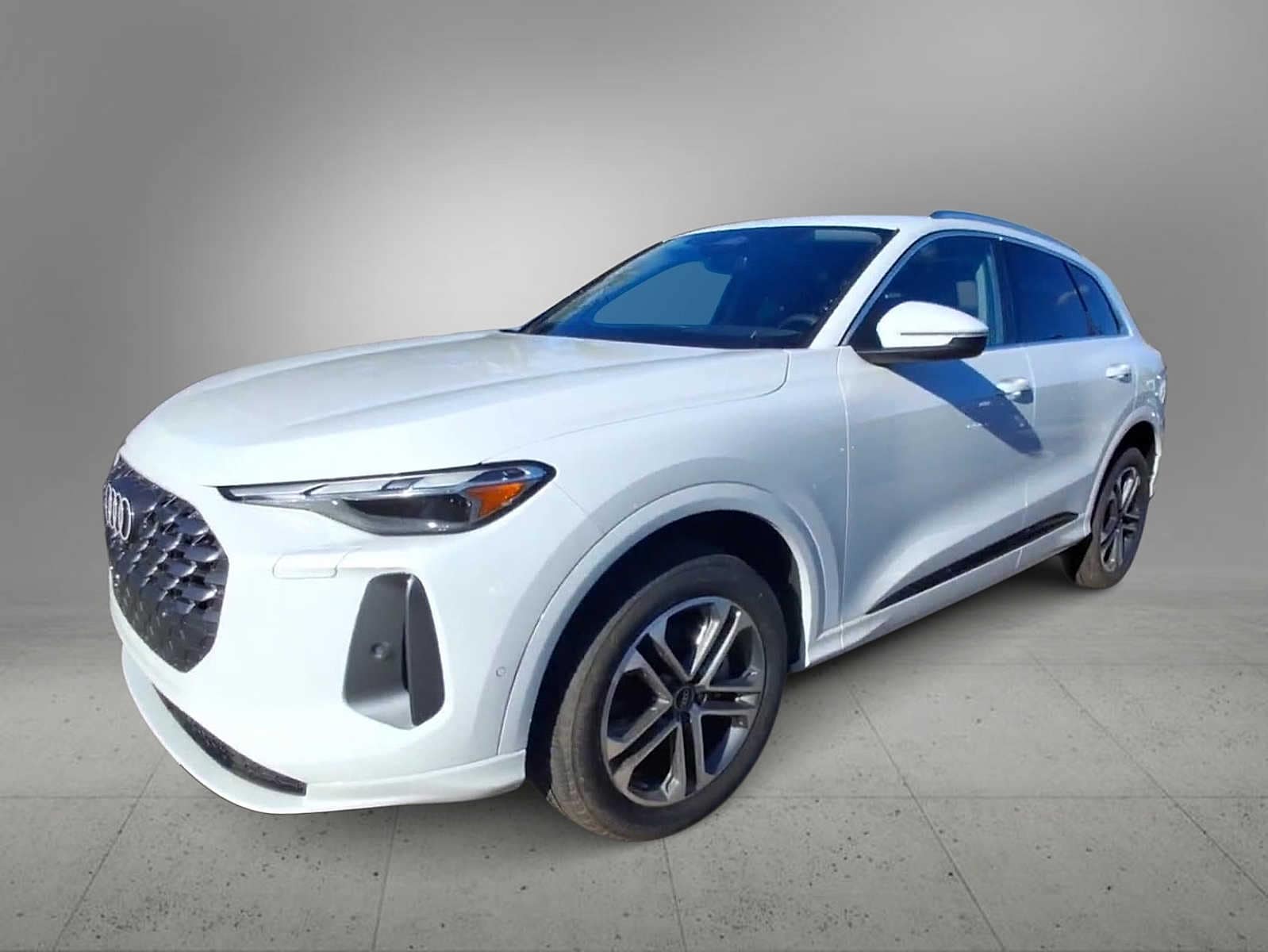 Thumbnail: 2025 Audi Q5 - 4