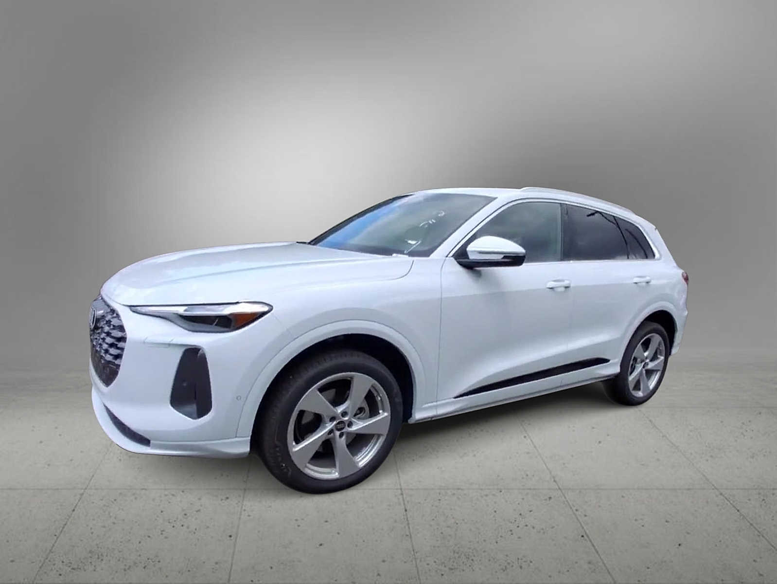 Thumbnail: 2025 Audi Q5 - 4