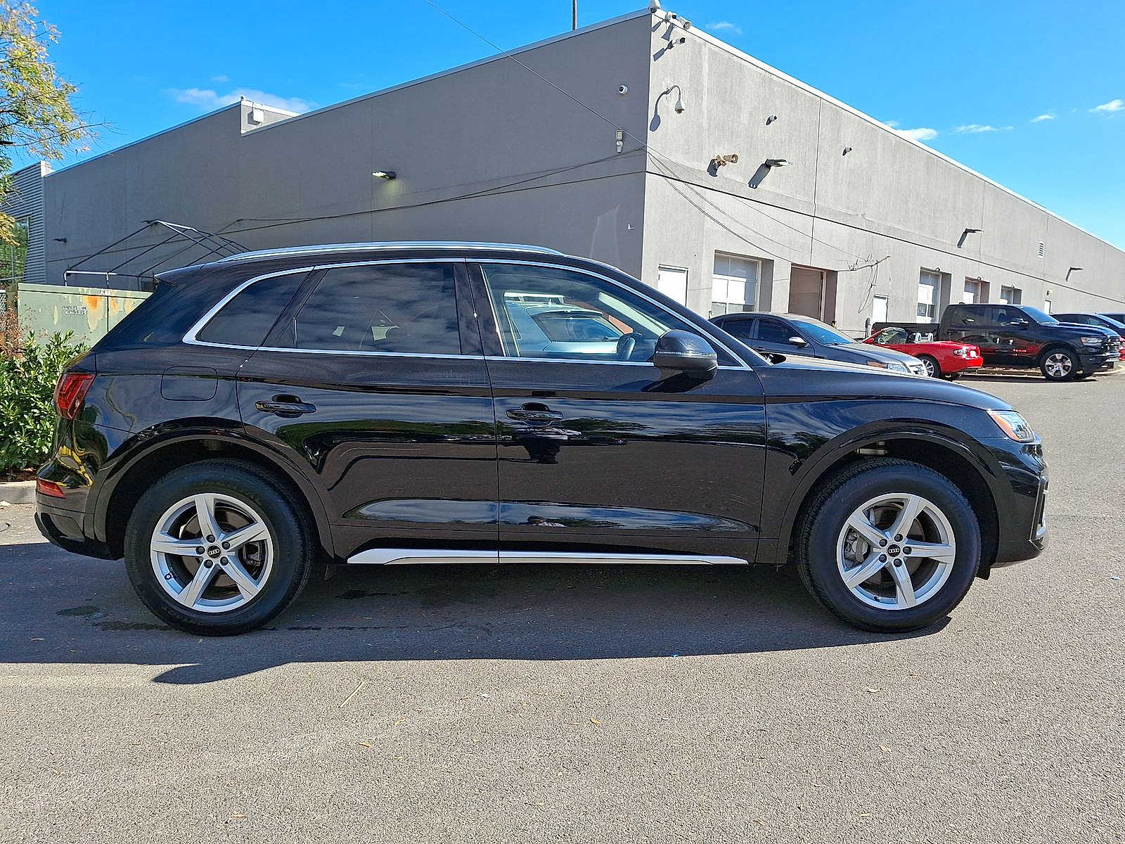 Thumbnail: 2023 Audi Q5 - 23