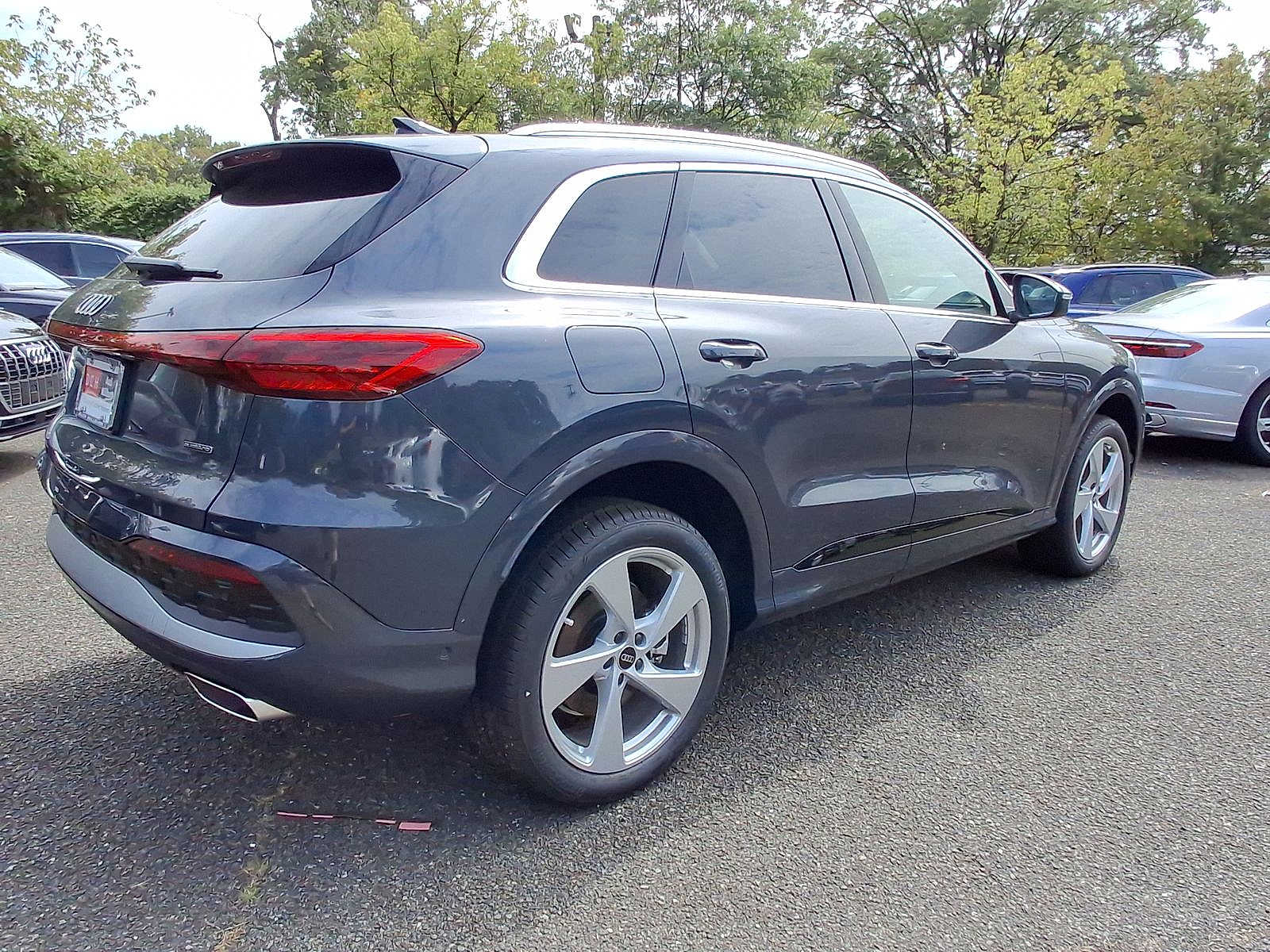 Thumbnail: 2025 Audi Q5 - 12