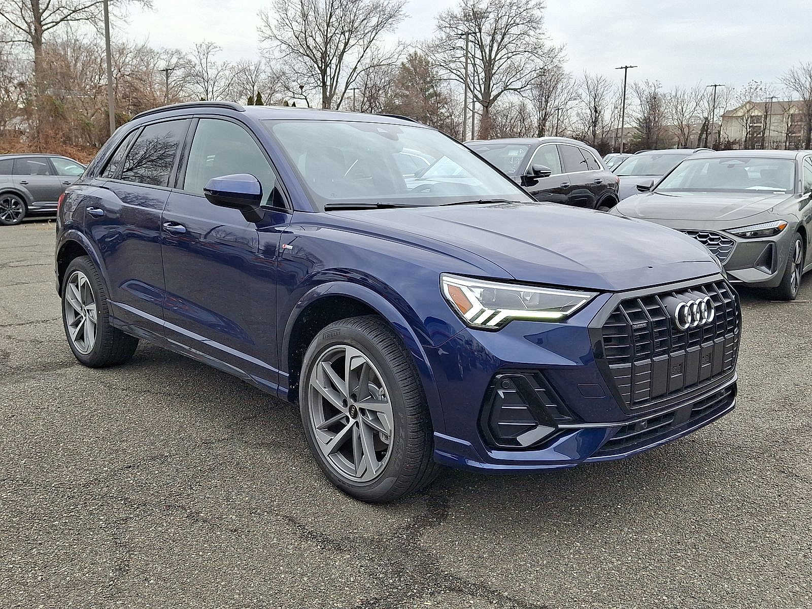 Thumbnail: 2025 Audi Q3 - 10