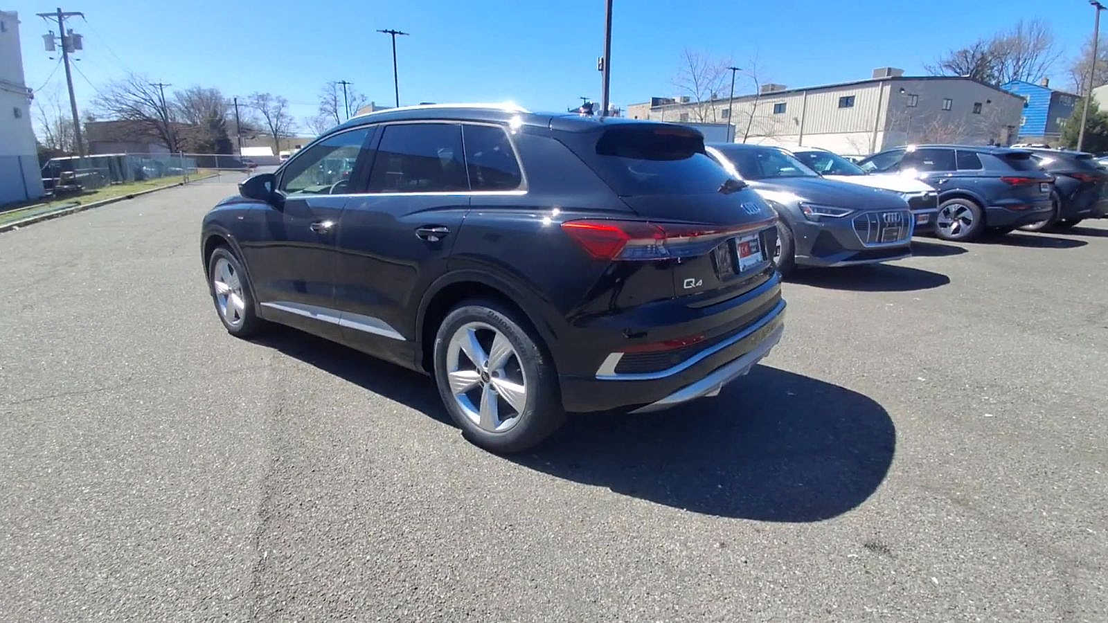 Thumbnail: 2025 Audi Q4 e-tron - 6