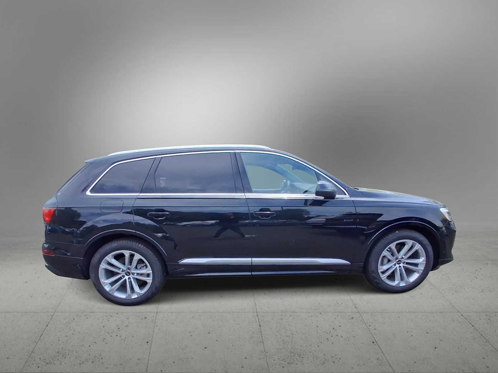 Thumbnail: 2026 Audi Q7 - 9