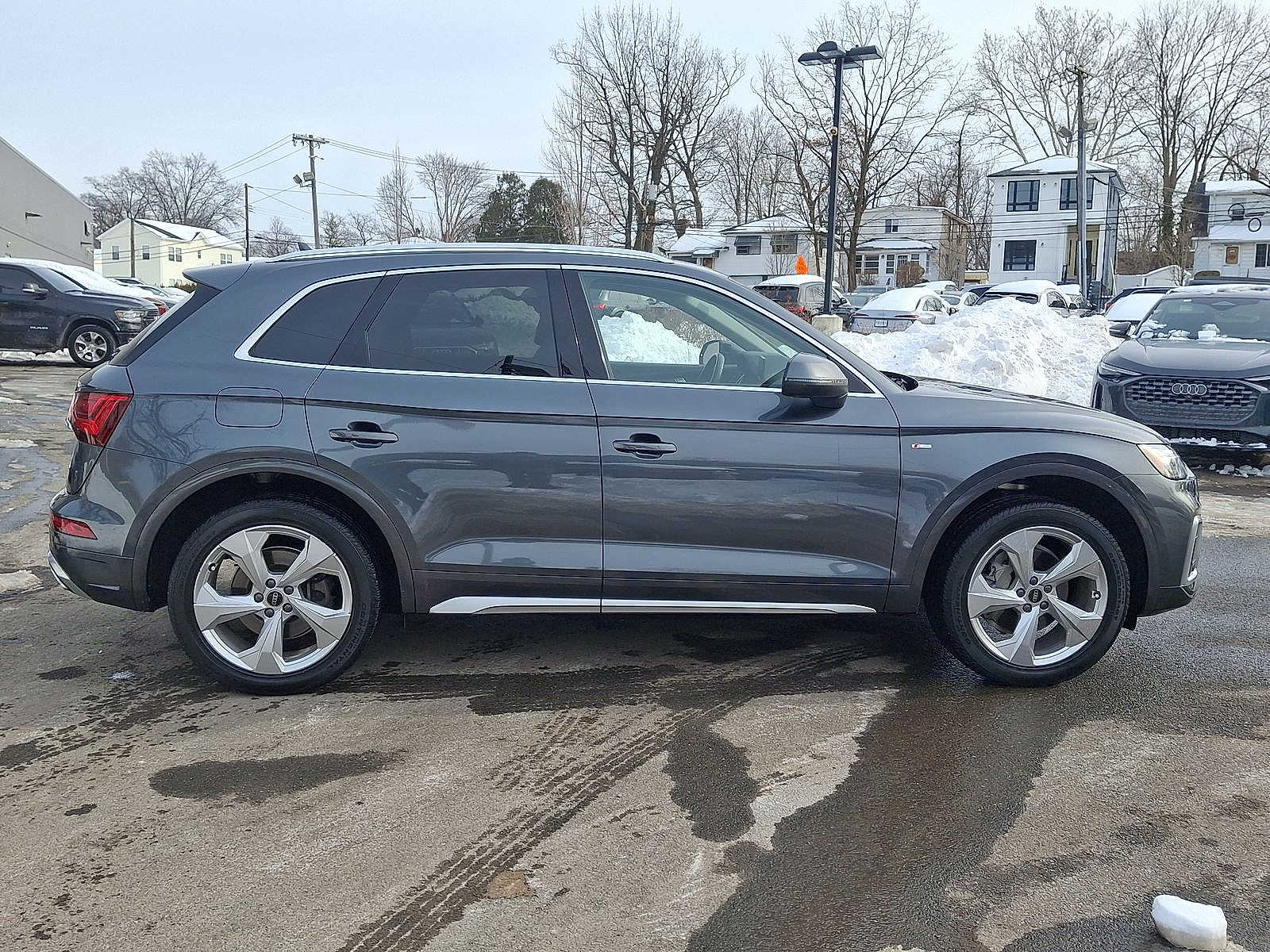 Thumbnail: 2023 Audi Q5 - 23