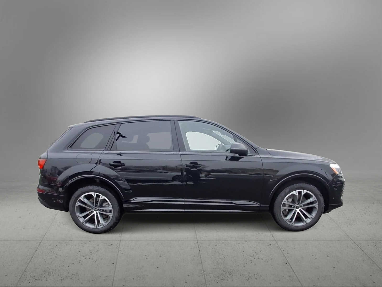 Thumbnail: 2026 Audi Q7 - 9