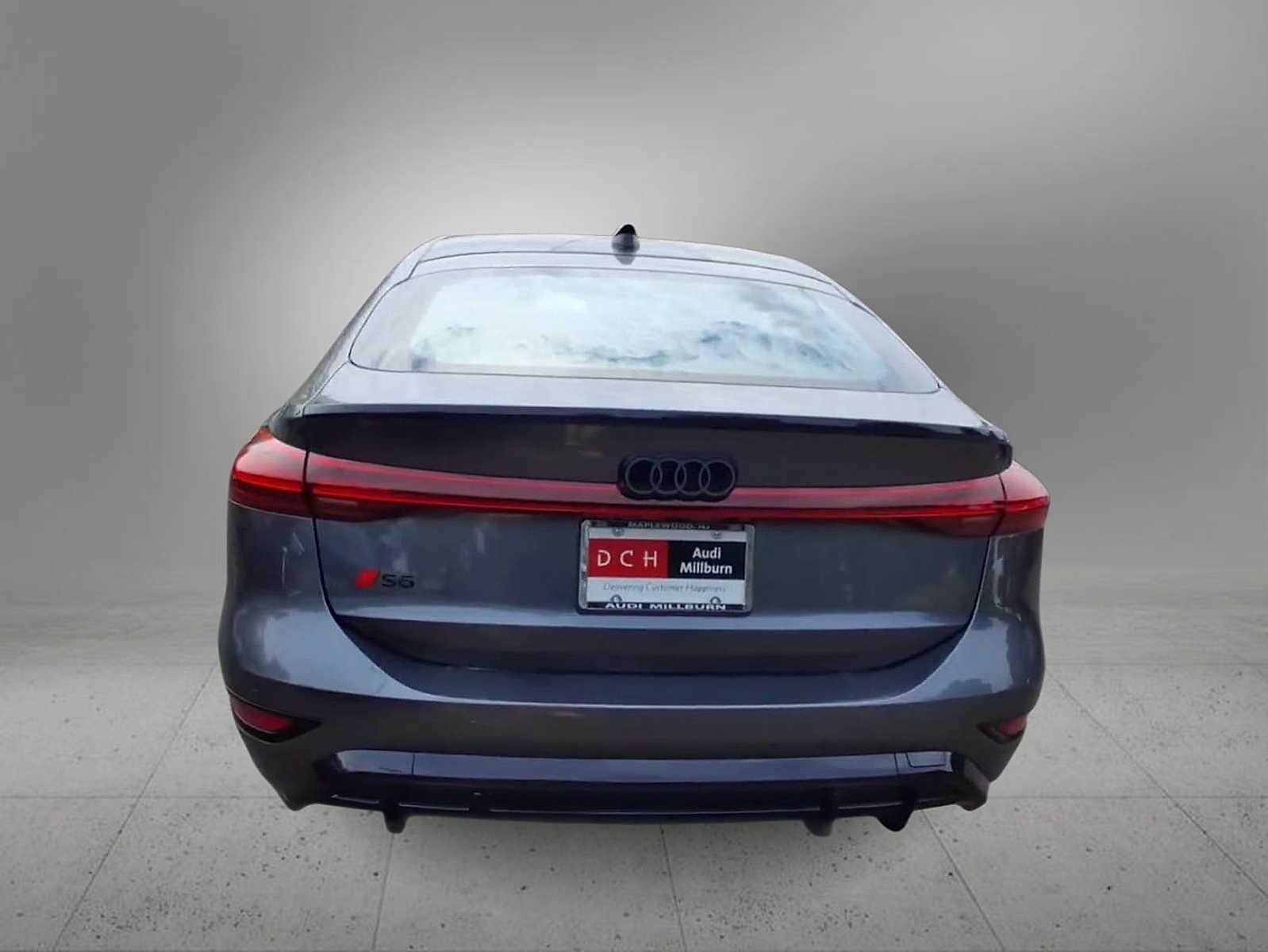 Thumbnail: 2025 Audi e-tron S - 7