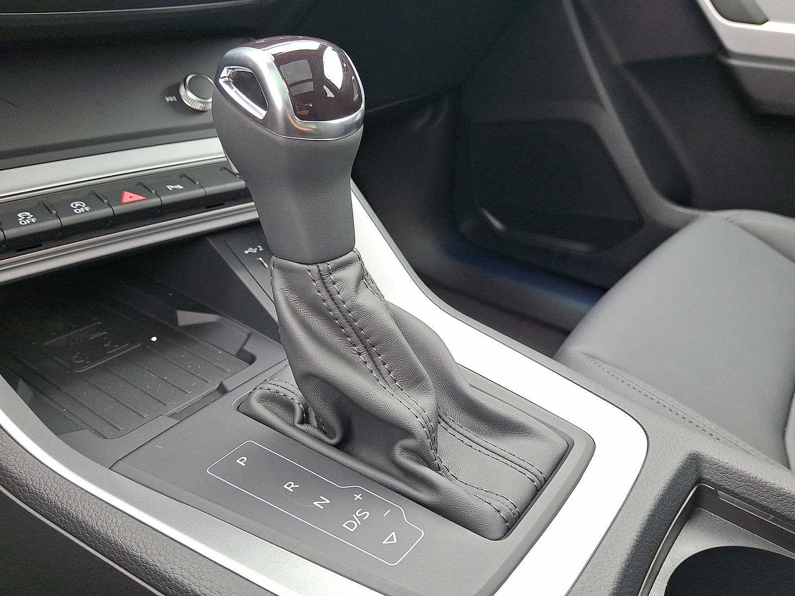 Thumbnail: 2025 Audi Q3 - 15