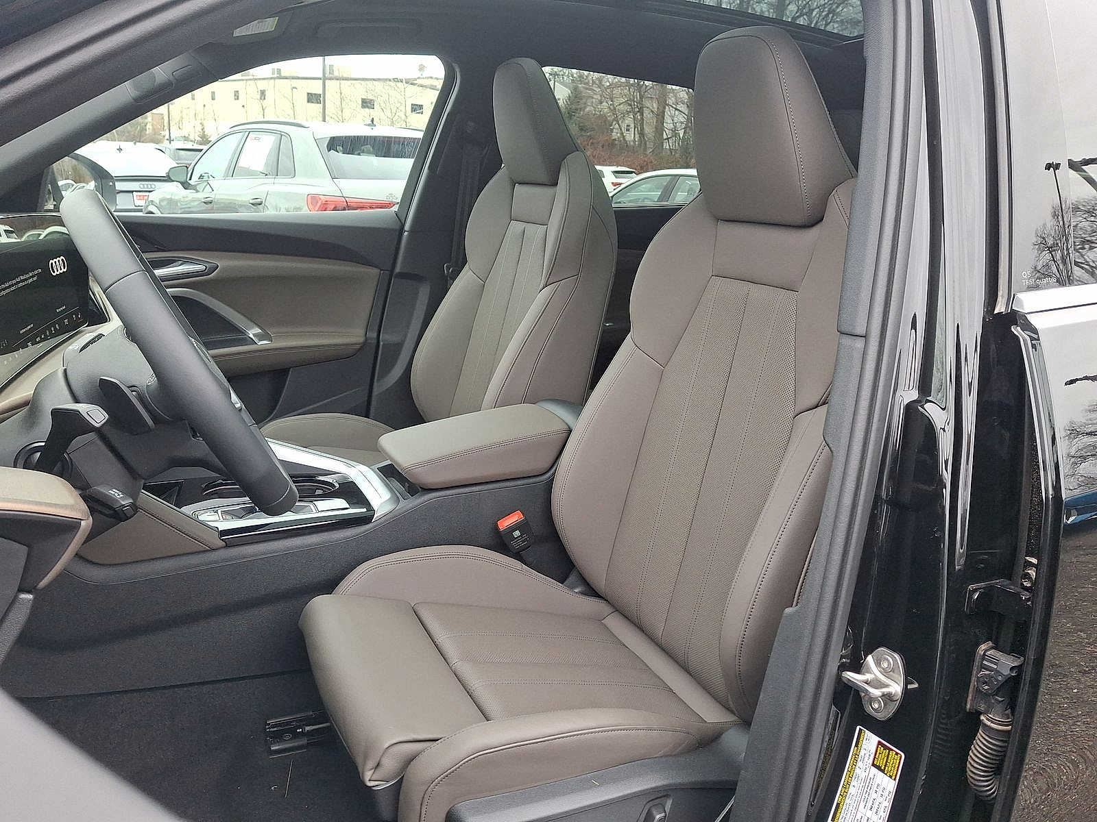 Thumbnail: 2025 Audi Q5 - 13