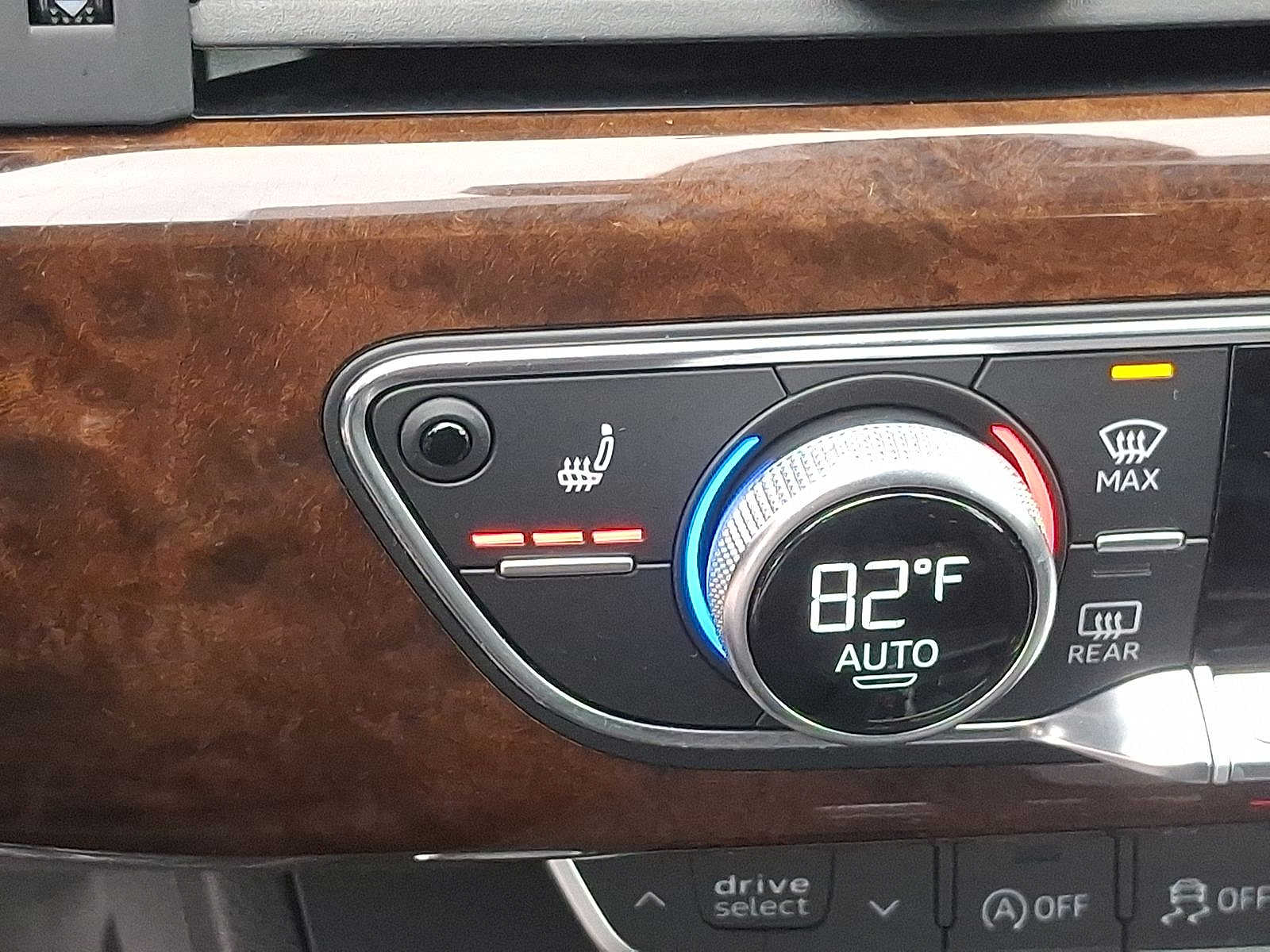 Thumbnail: 2019 Audi A4 - 19