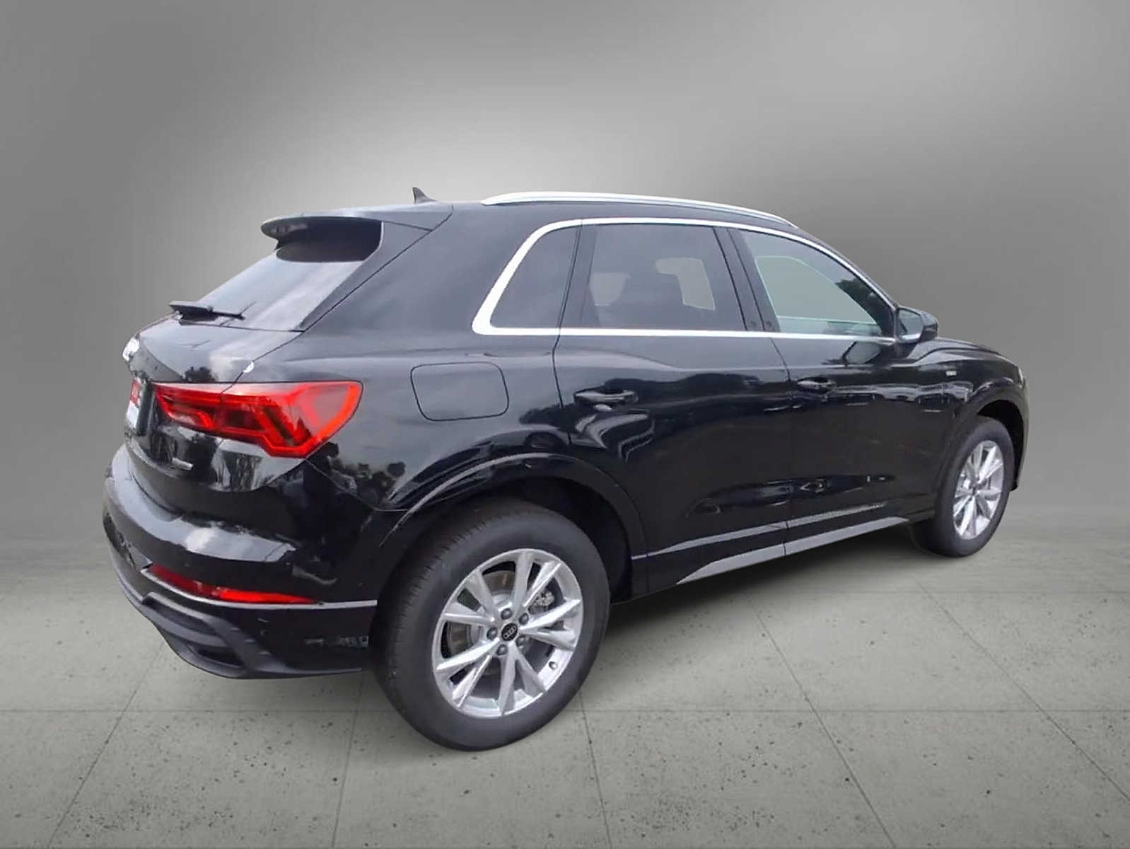 Thumbnail: 2025 Audi Q3 - 8