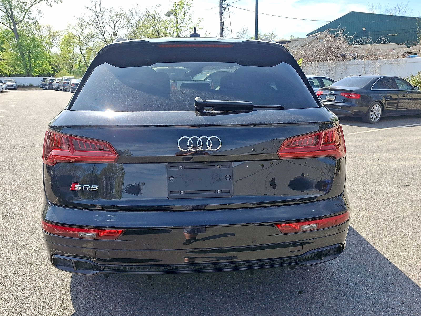 Thumbnail: 2020 Audi SQ5 - 23