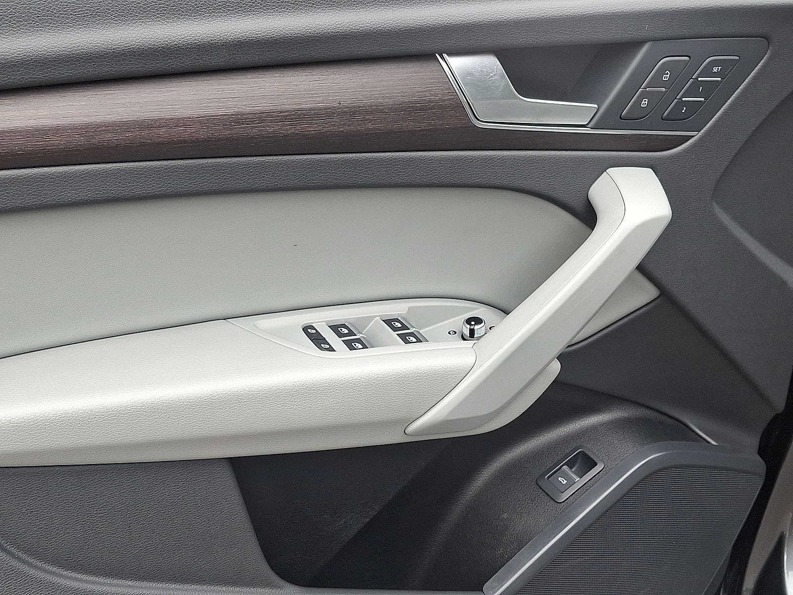 Thumbnail: 2022 Audi Q5 - 10