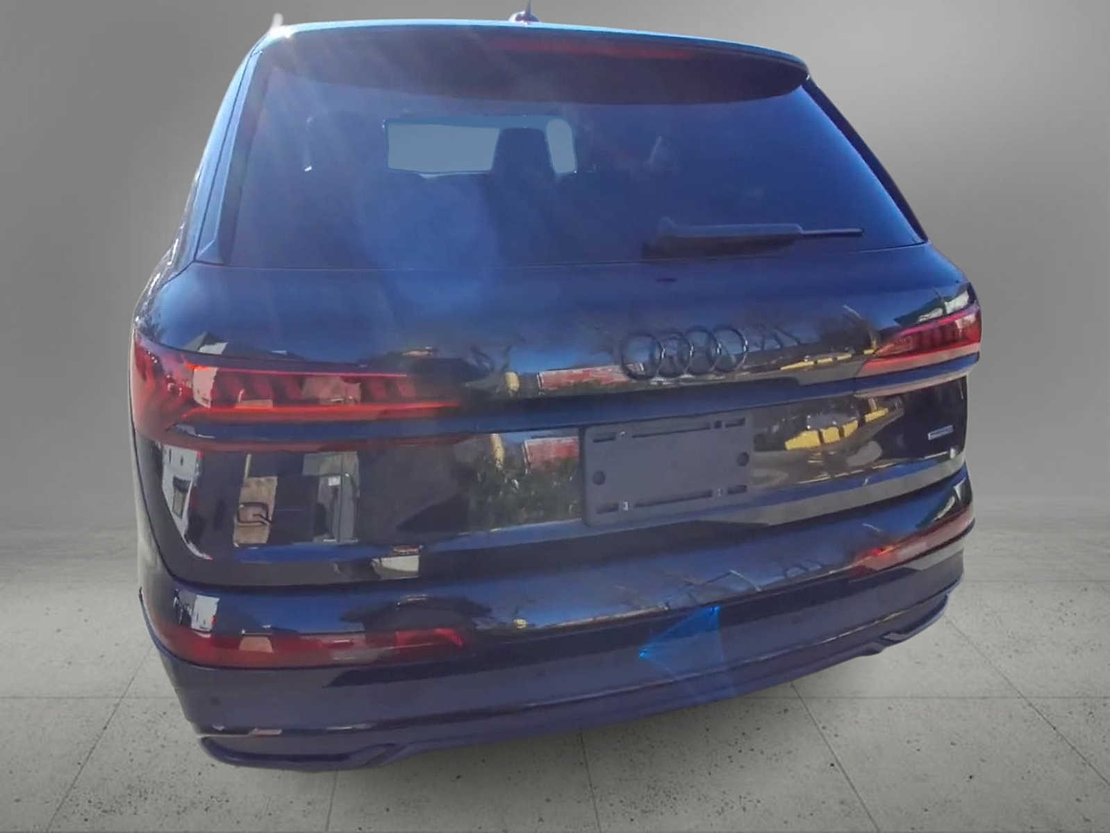 Thumbnail: 2023 Audi Q7 - 7