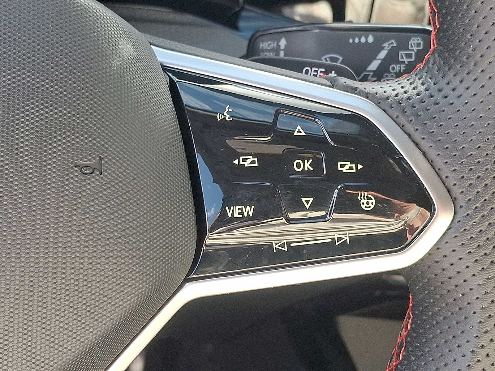 Thumbnail: 2024 Volkswagen Golf - 17