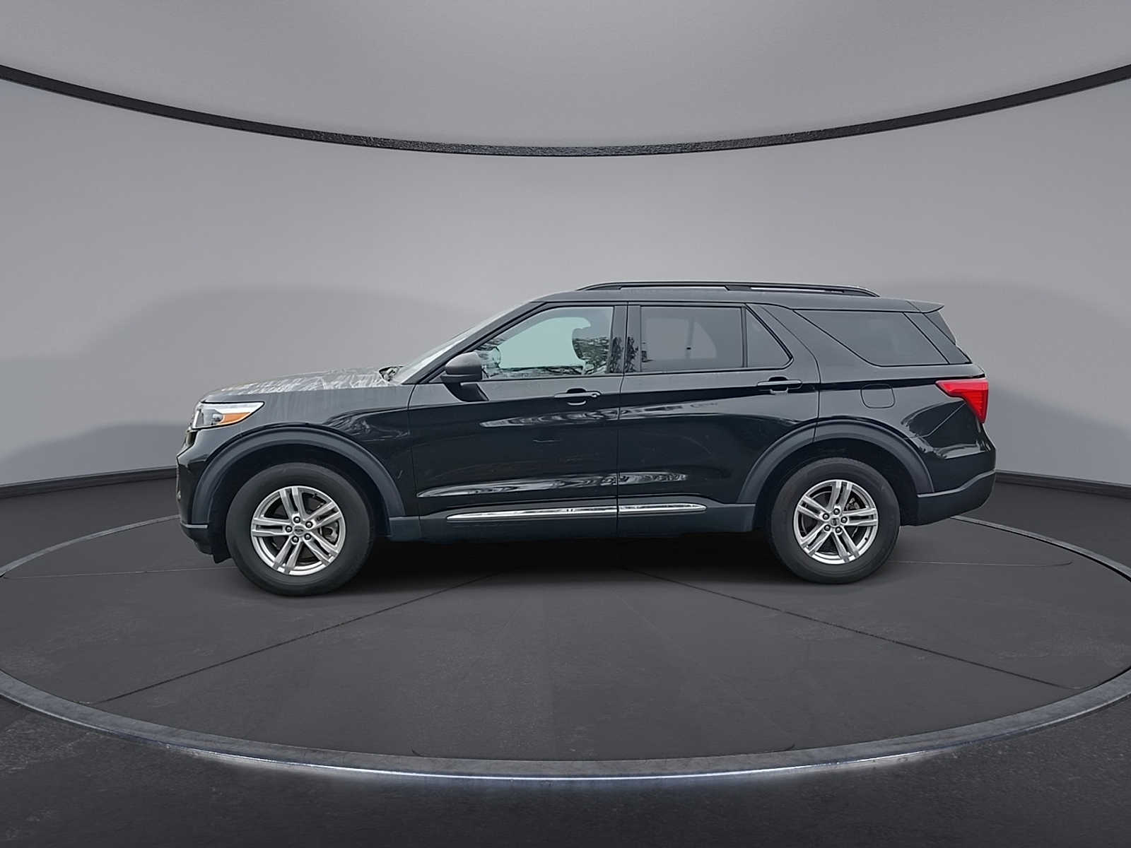 Thumbnail: 2022 Ford Explorer - 5