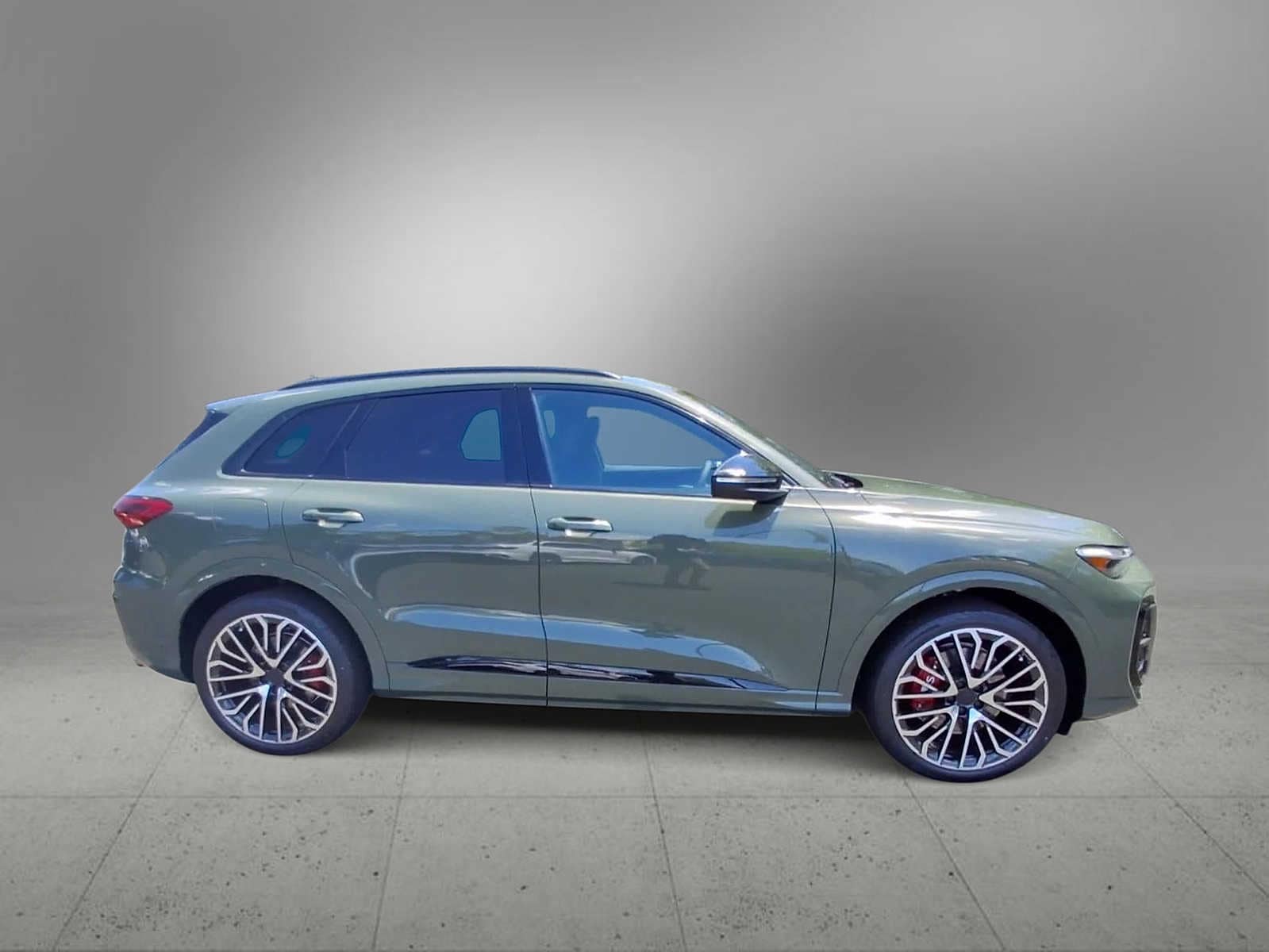 Thumbnail: 2026 Audi SQ5 - 9
