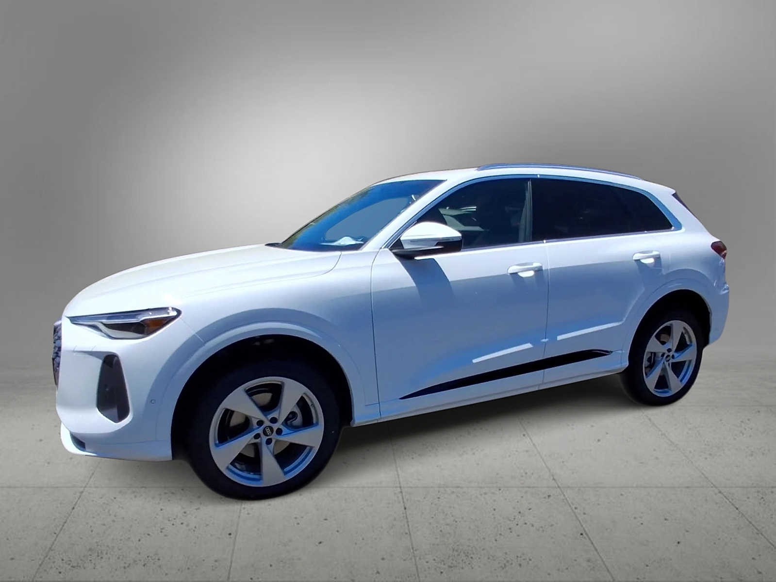 Thumbnail: 2026 Audi Q5 - 4