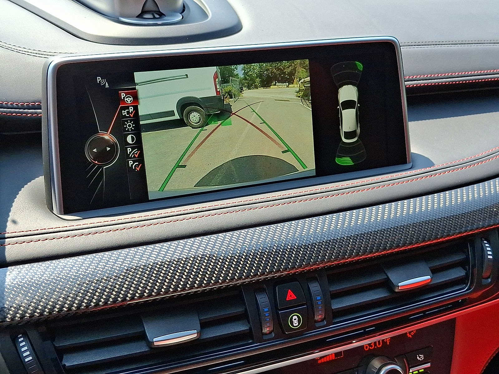 Thumbnail: 2015 BMW X6 - 15