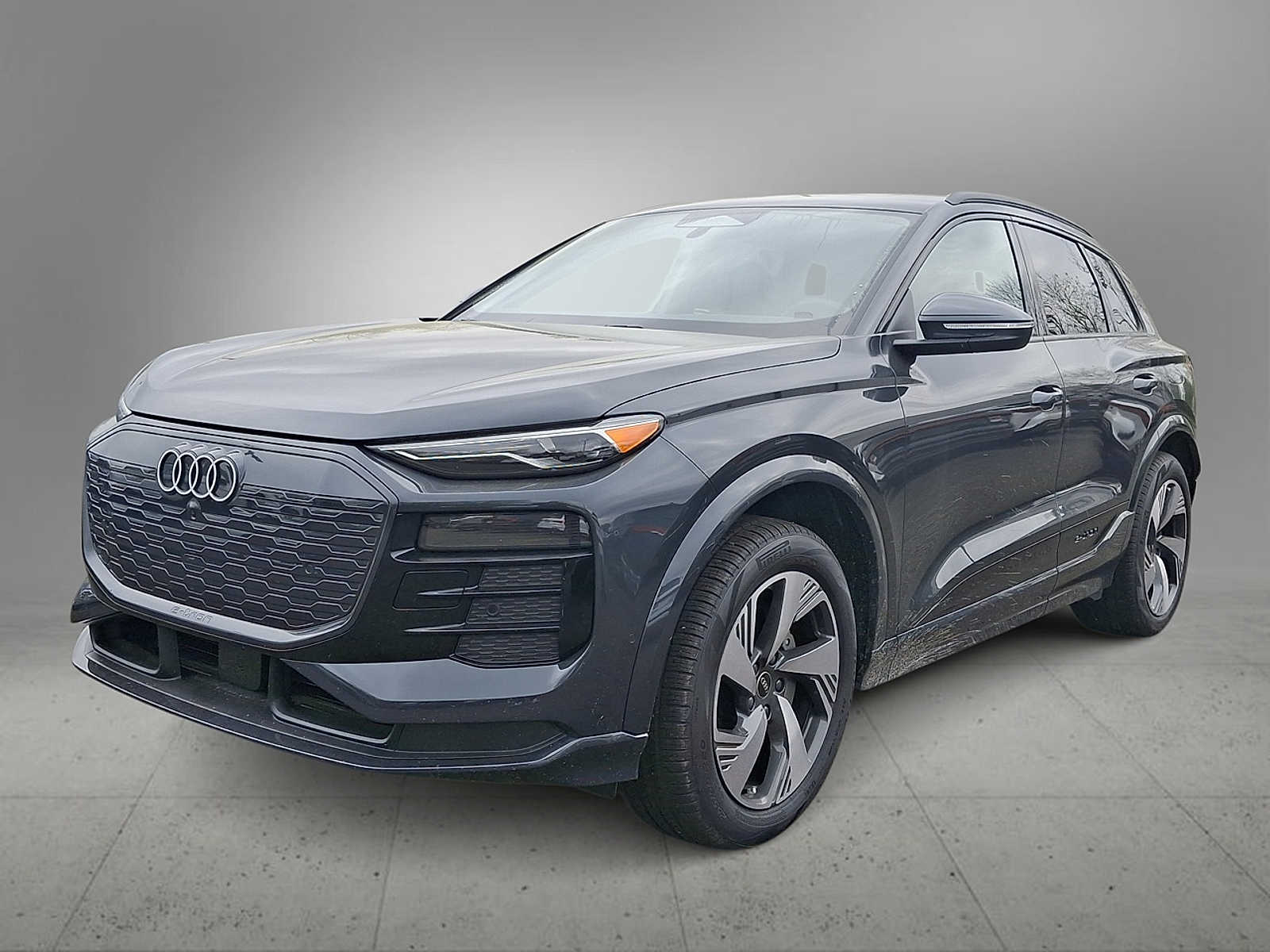Thumbnail: 2025 Audi Q6 e-tron - 1