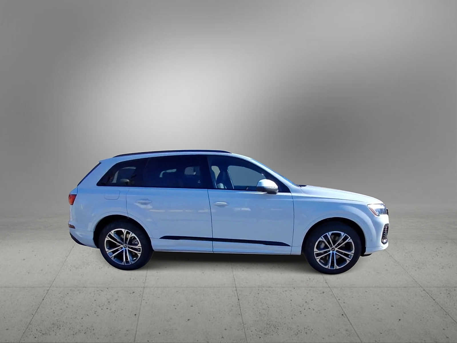 Thumbnail: 2026 Audi Q7 - 9
