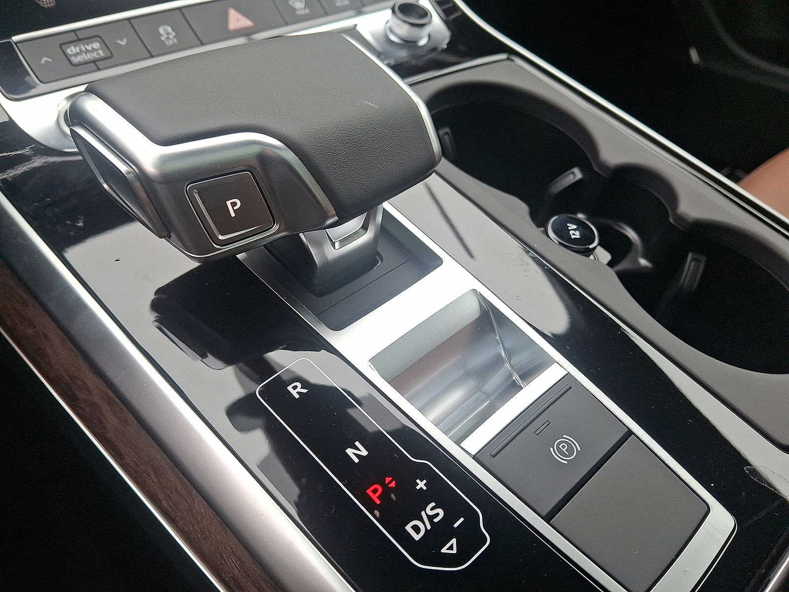 Thumbnail: 2026 Audi Q7 - 14