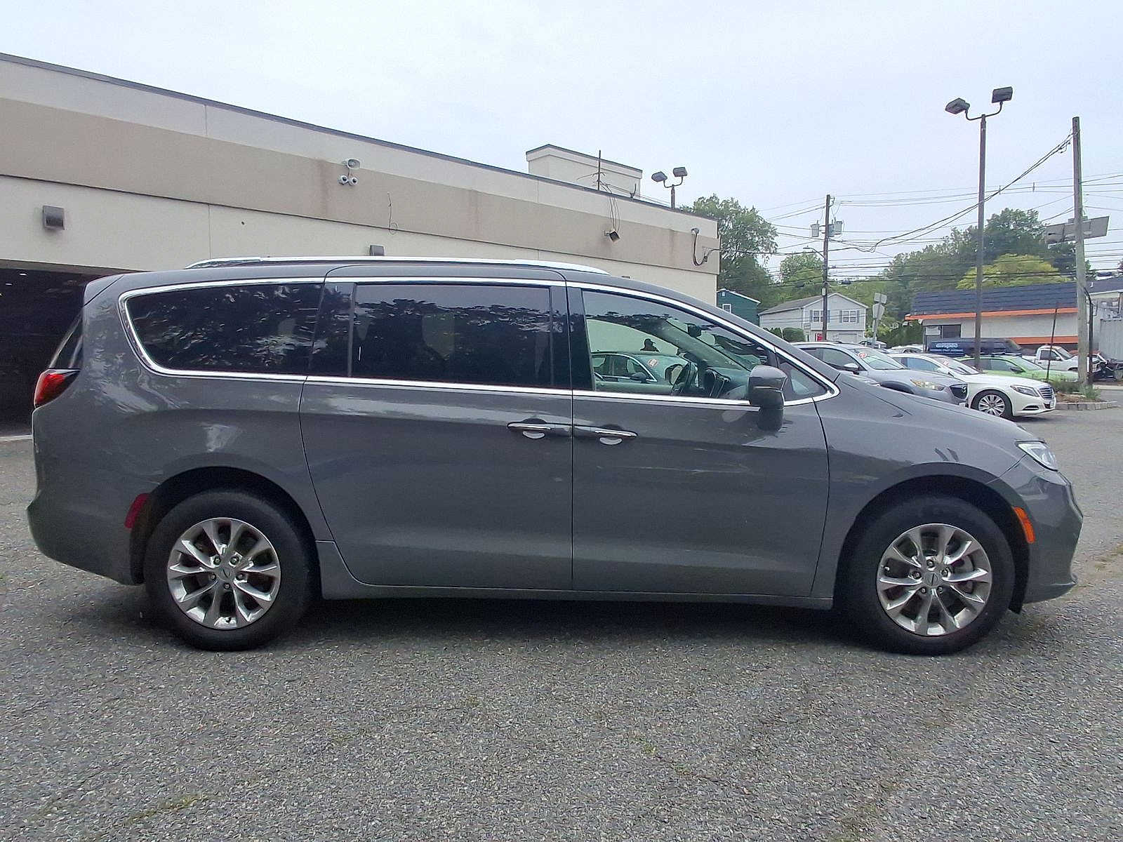 2021 Chrysler Pacifica Touring L 24