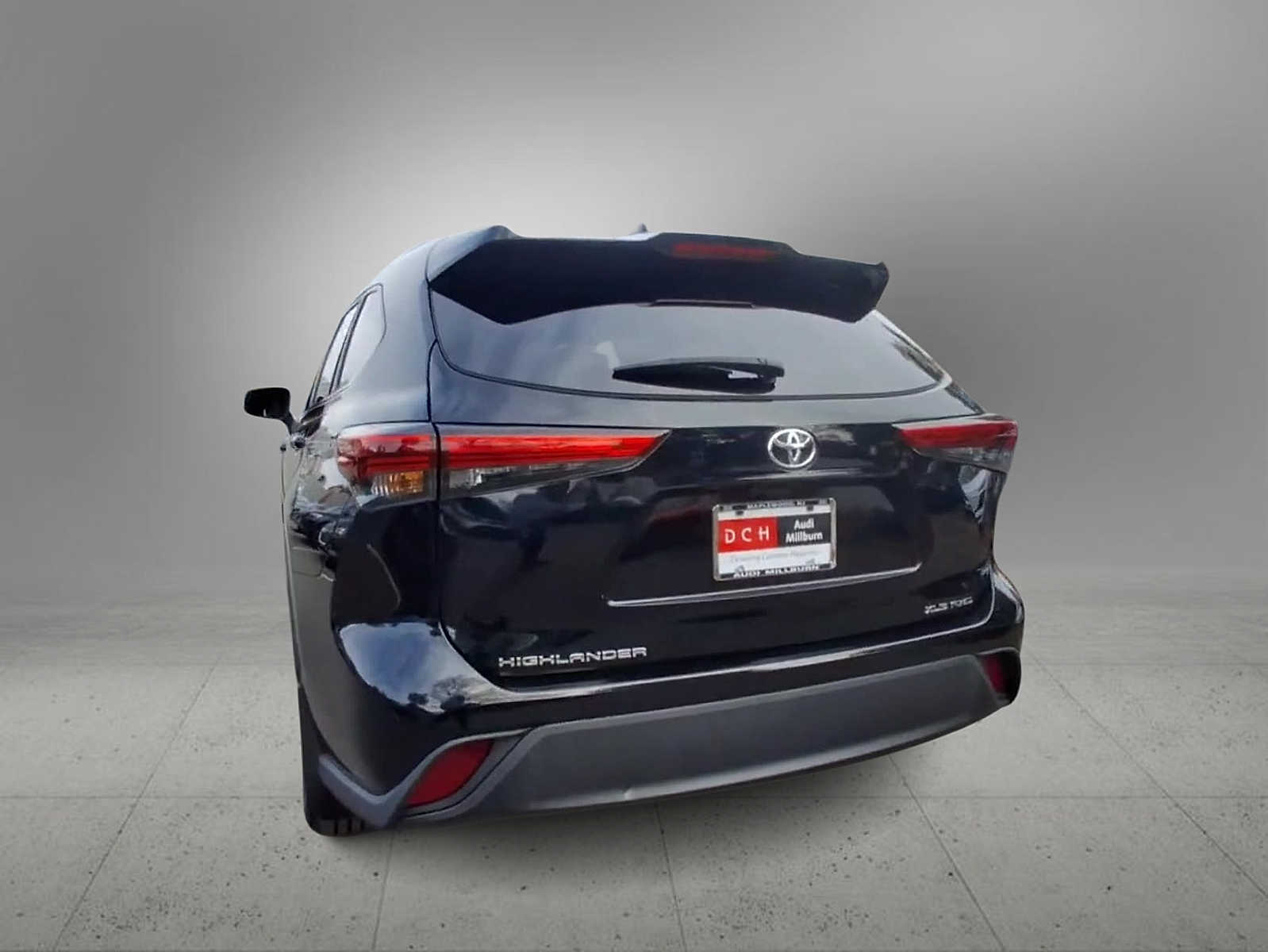 Thumbnail: 2023 Toyota Highlander - 6