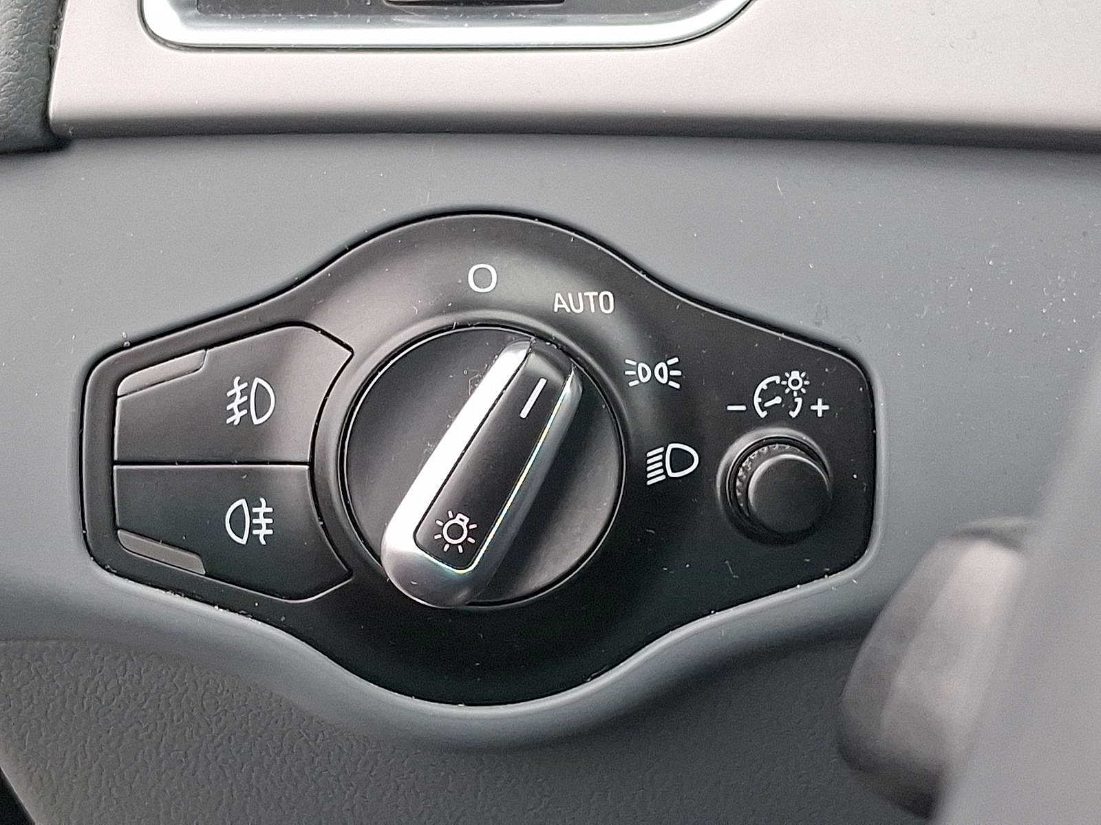 Thumbnail: 2015 Audi A4 - 15