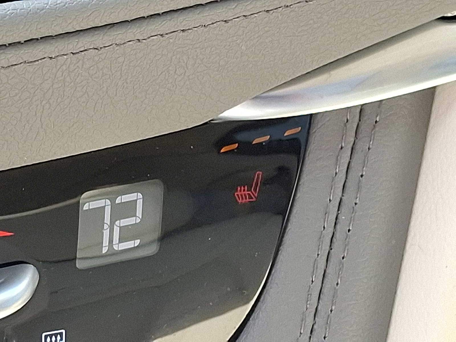 Thumbnail: 2024 Cadillac XT5 - 19