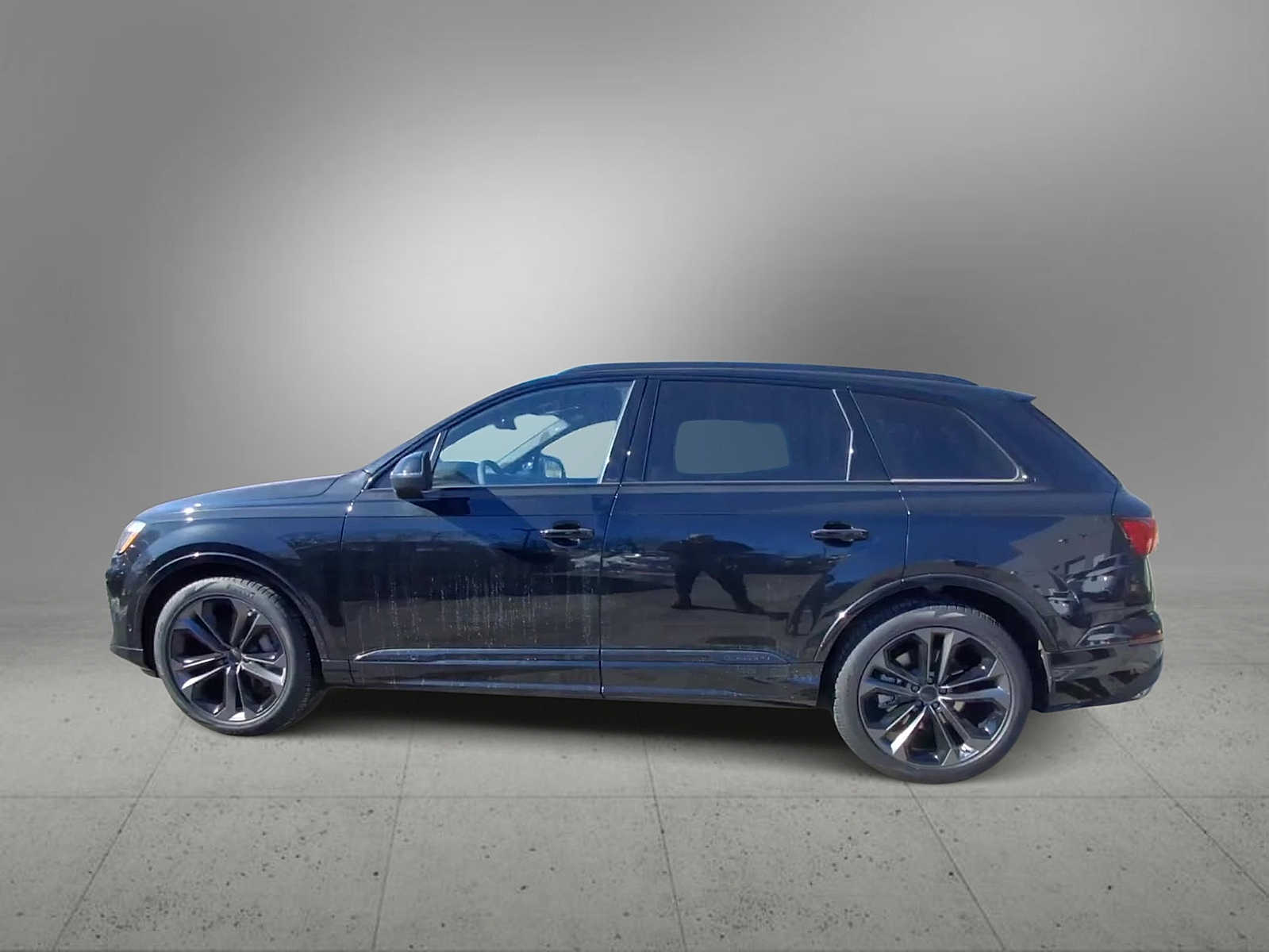 Thumbnail: 2026 Audi Q7 - 5