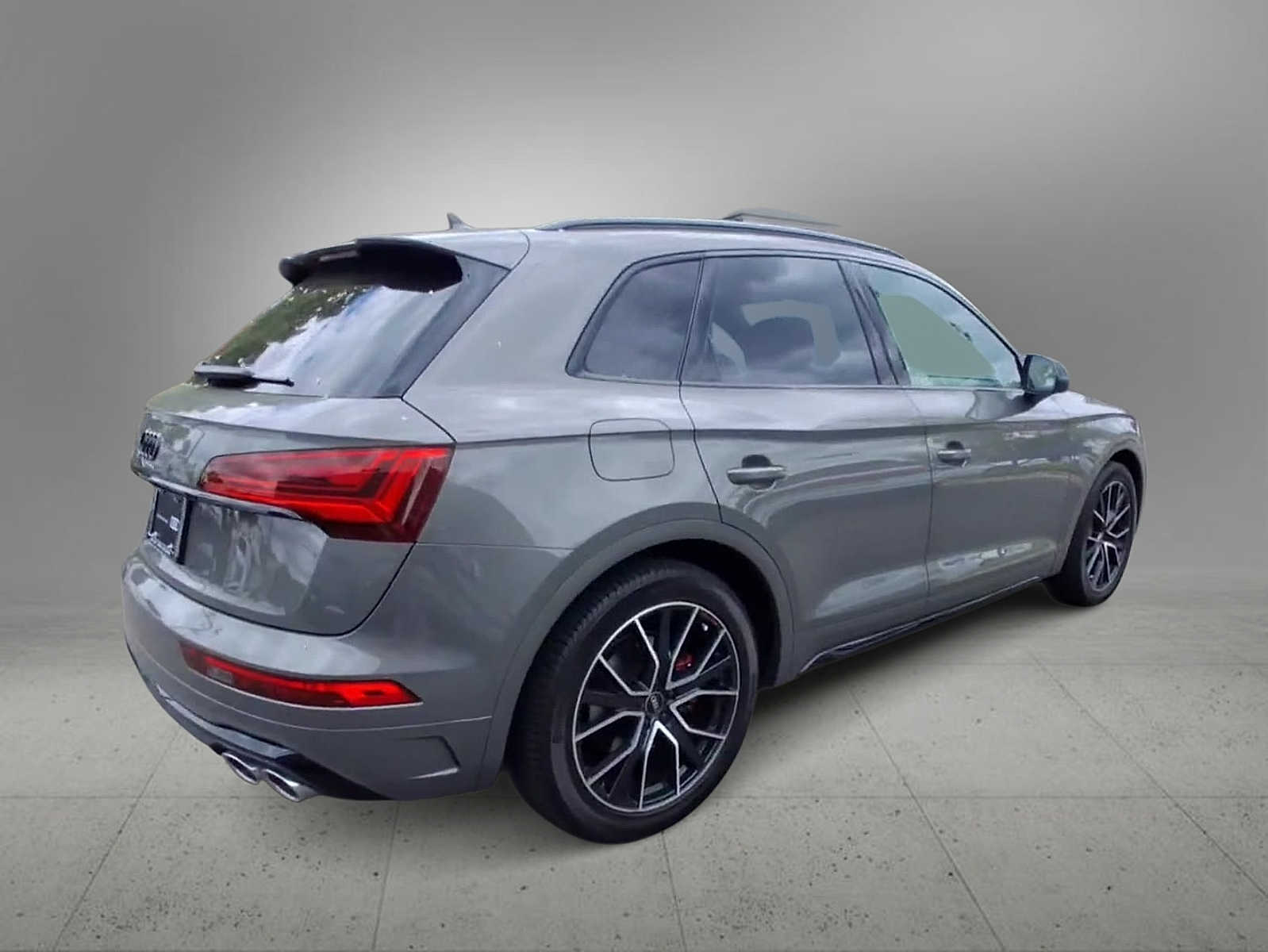 Thumbnail: 2023 Audi SQ5 - 7
